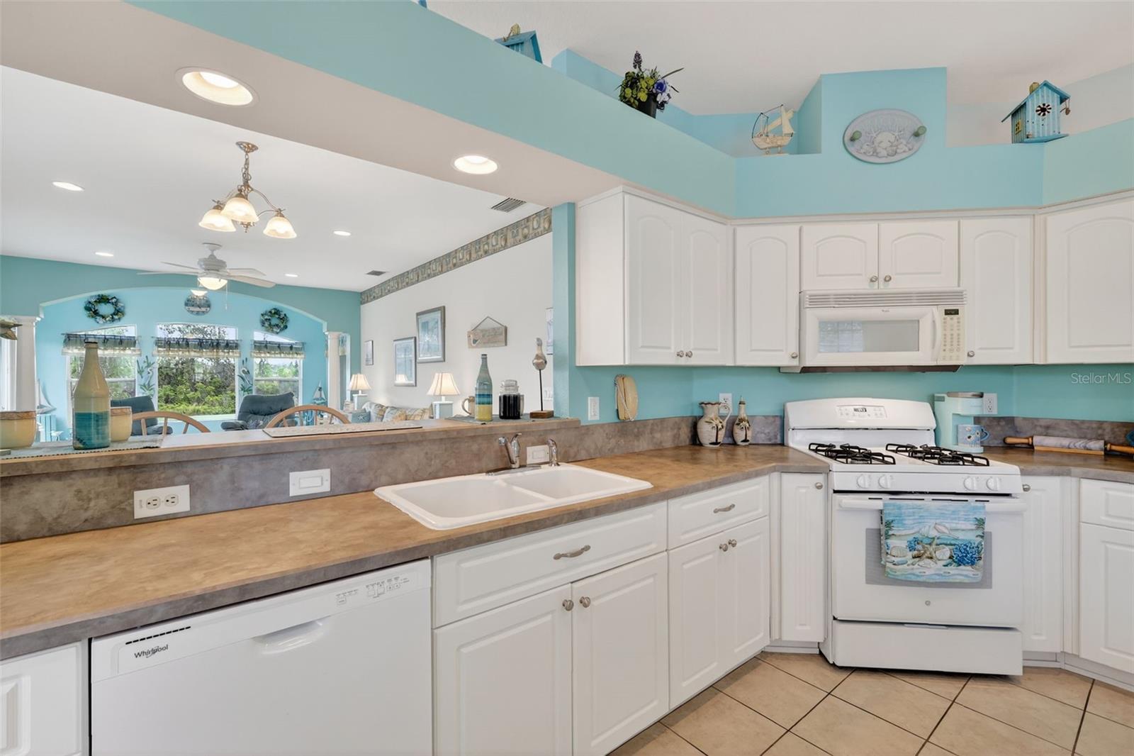 ROYAL HIGHLANDS PH 02 LT 992 ORB 1976 PG 173 - Residential