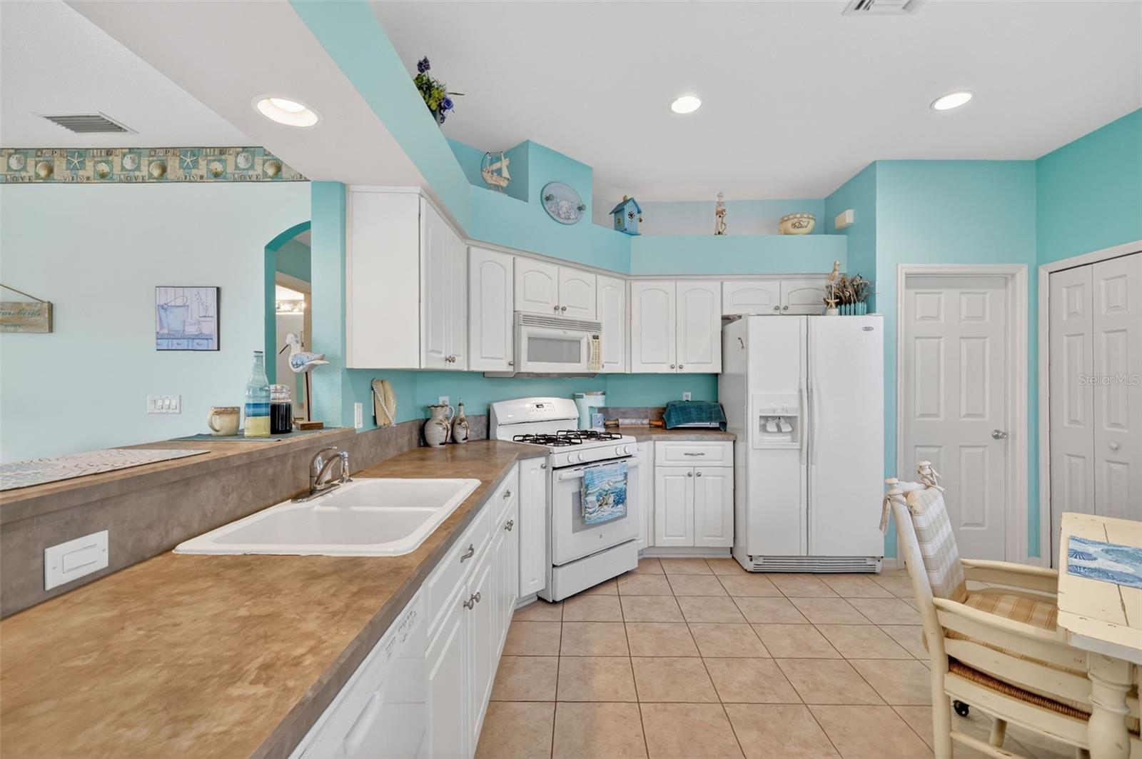 ROYAL HIGHLANDS PH 02 LT 992 ORB 1976 PG 173 - Residential