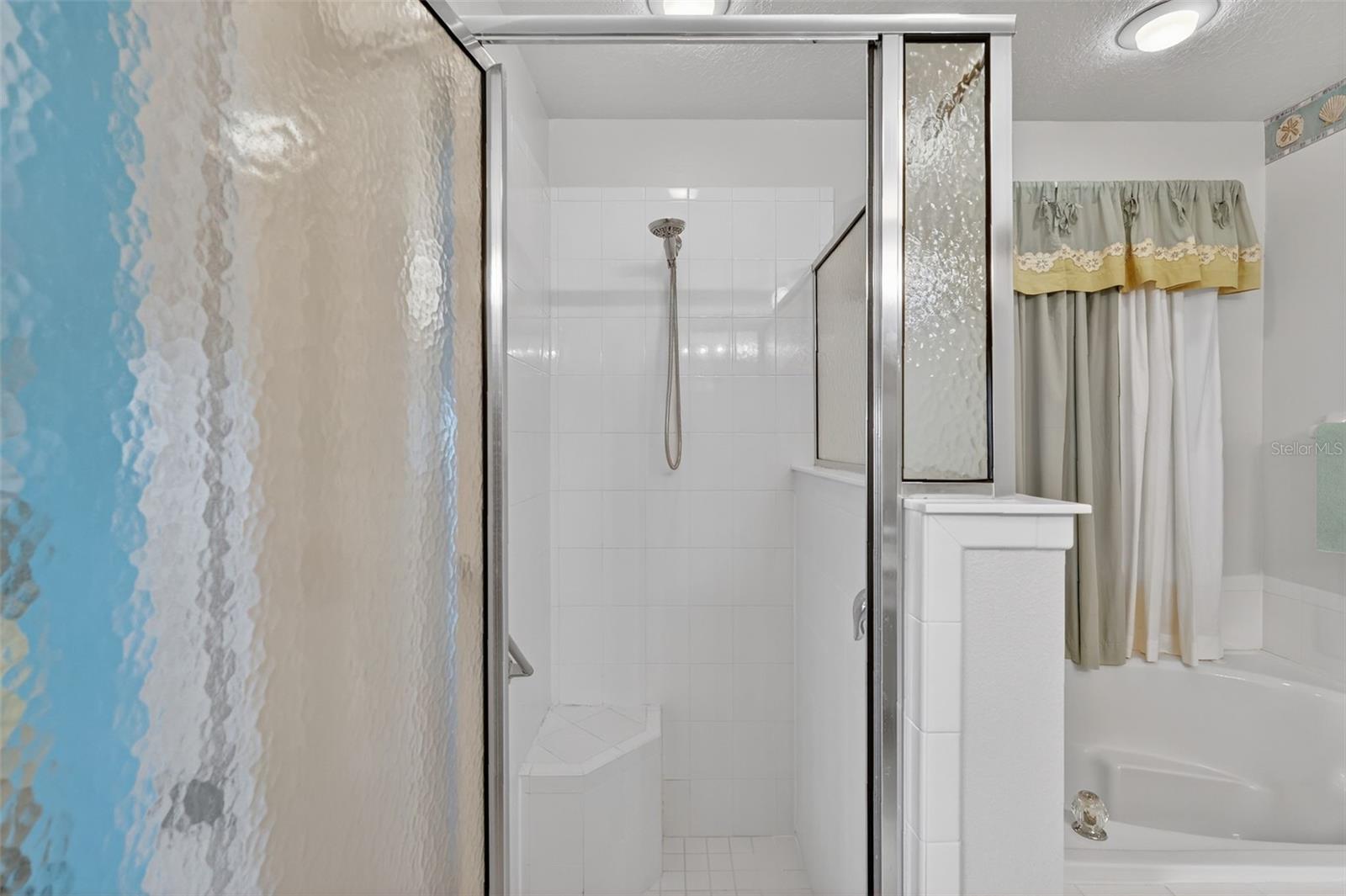 ROYAL HIGHLANDS PH 02 LT 992 ORB 1976 PG 173 - Residential