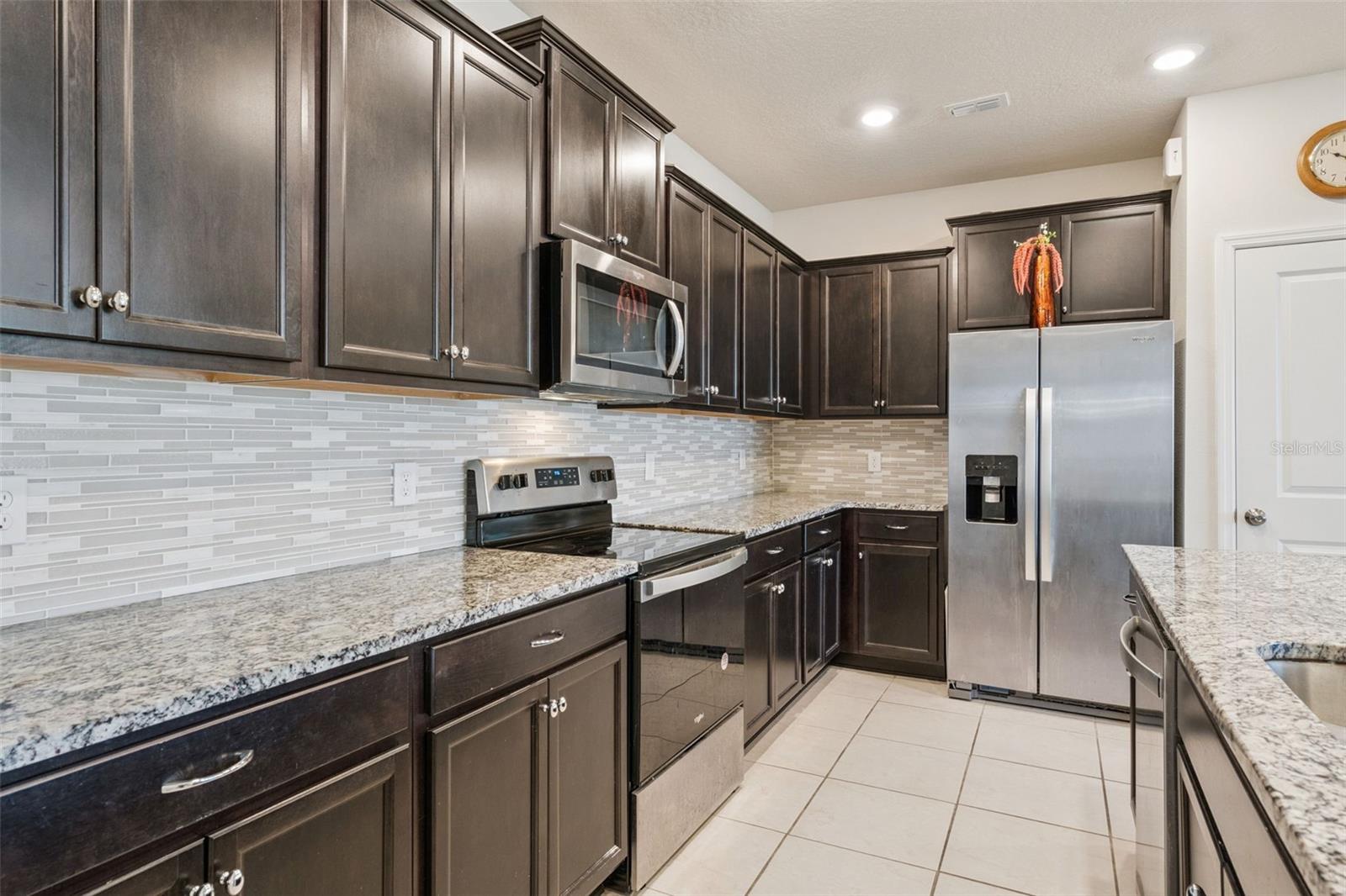 WINDSOR ISLAND RESIDENCE PH 2A - Residential