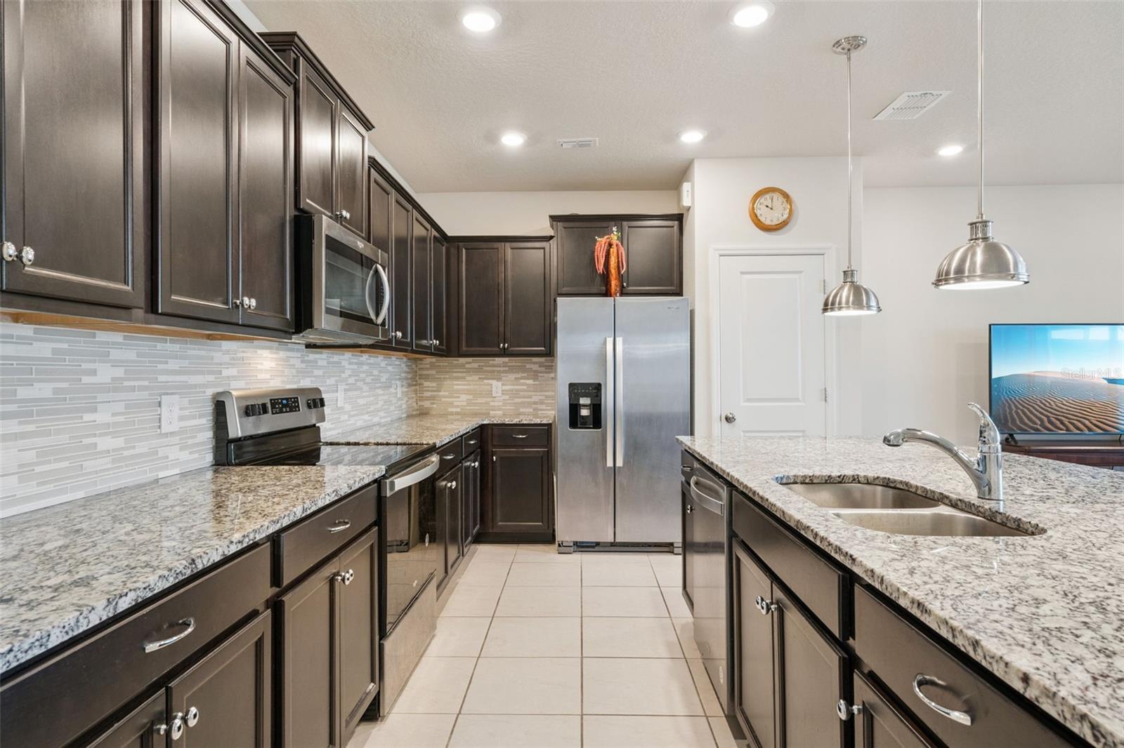 WINDSOR ISLAND RESIDENCE PH 2A - Residential