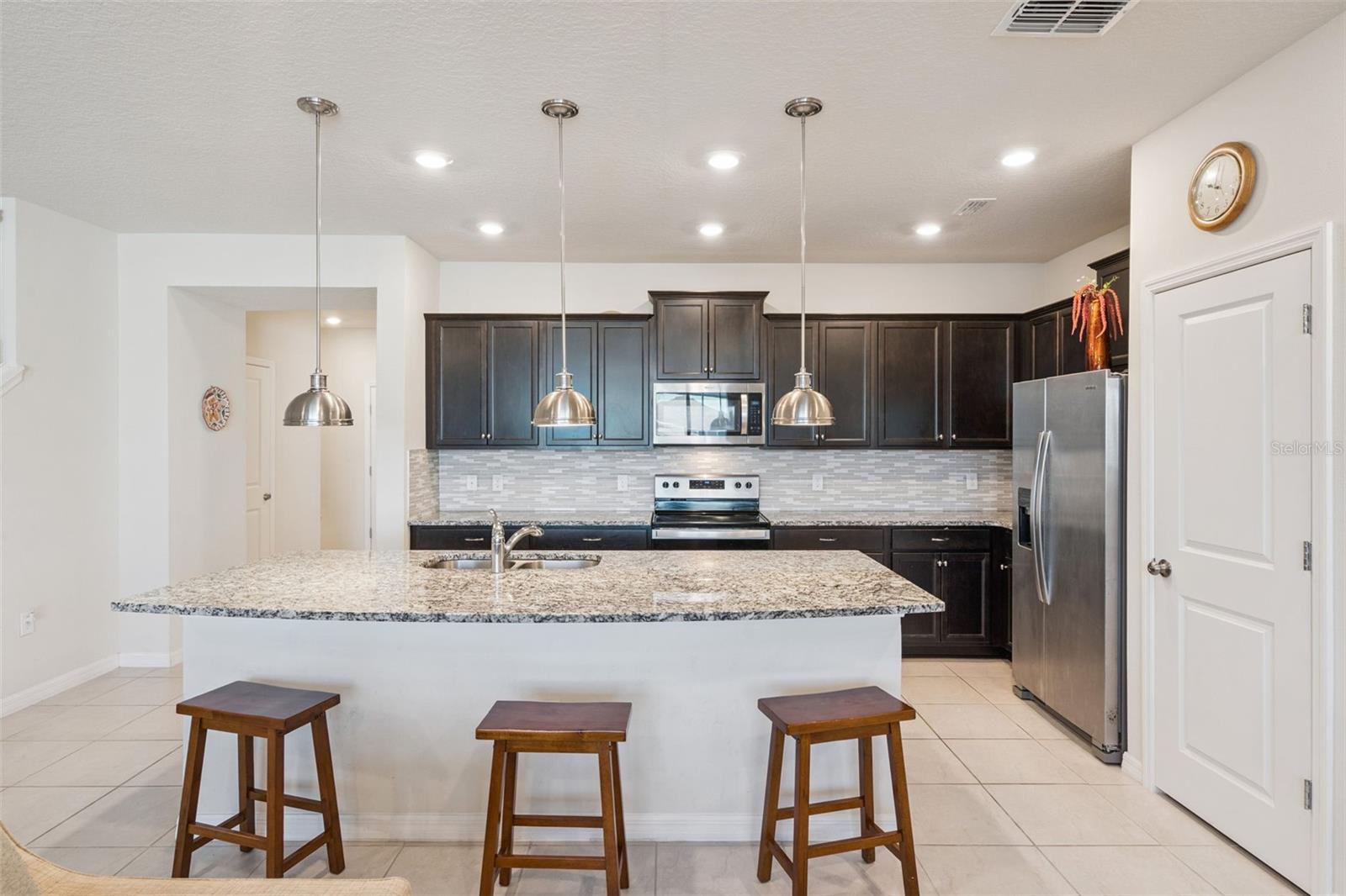 WINDSOR ISLAND RESIDENCE PH 2A - Residential