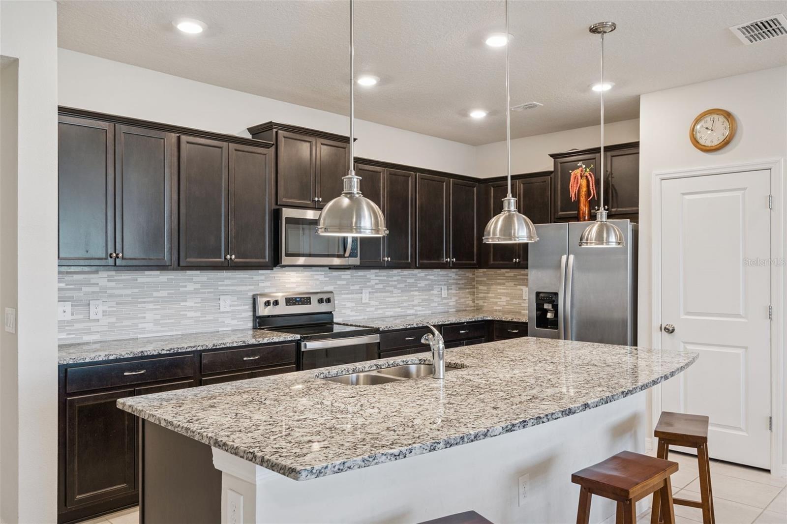 WINDSOR ISLAND RESIDENCE PH 2A - Residential