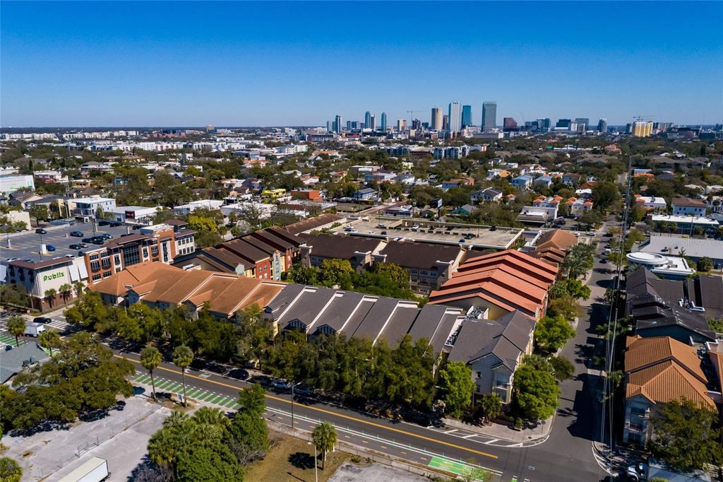 Photo of 2320 W Azeele Street #317, Tampa, FL 33609 (MLS # TB8480493)