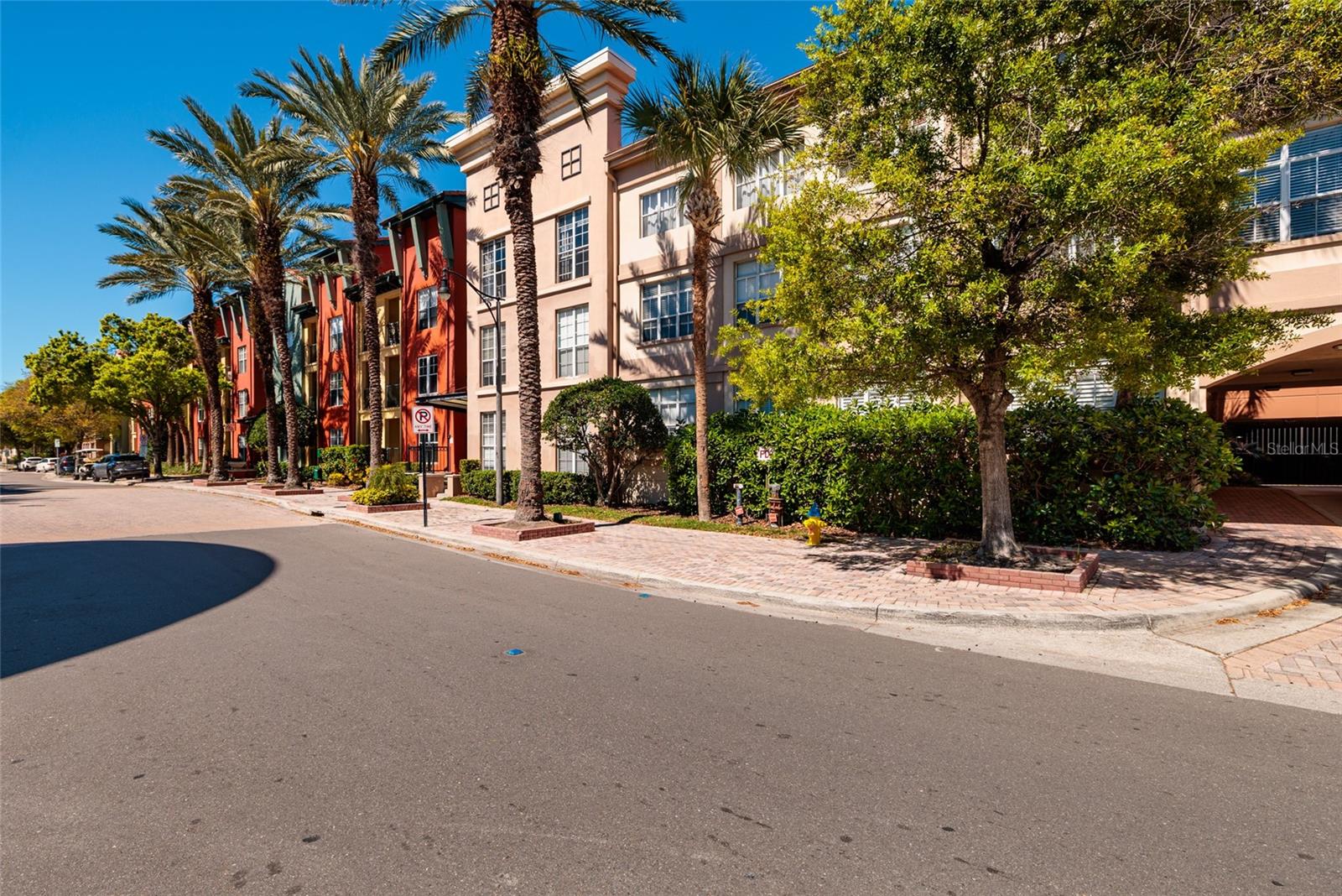 2320 W AZEELE STREET 317