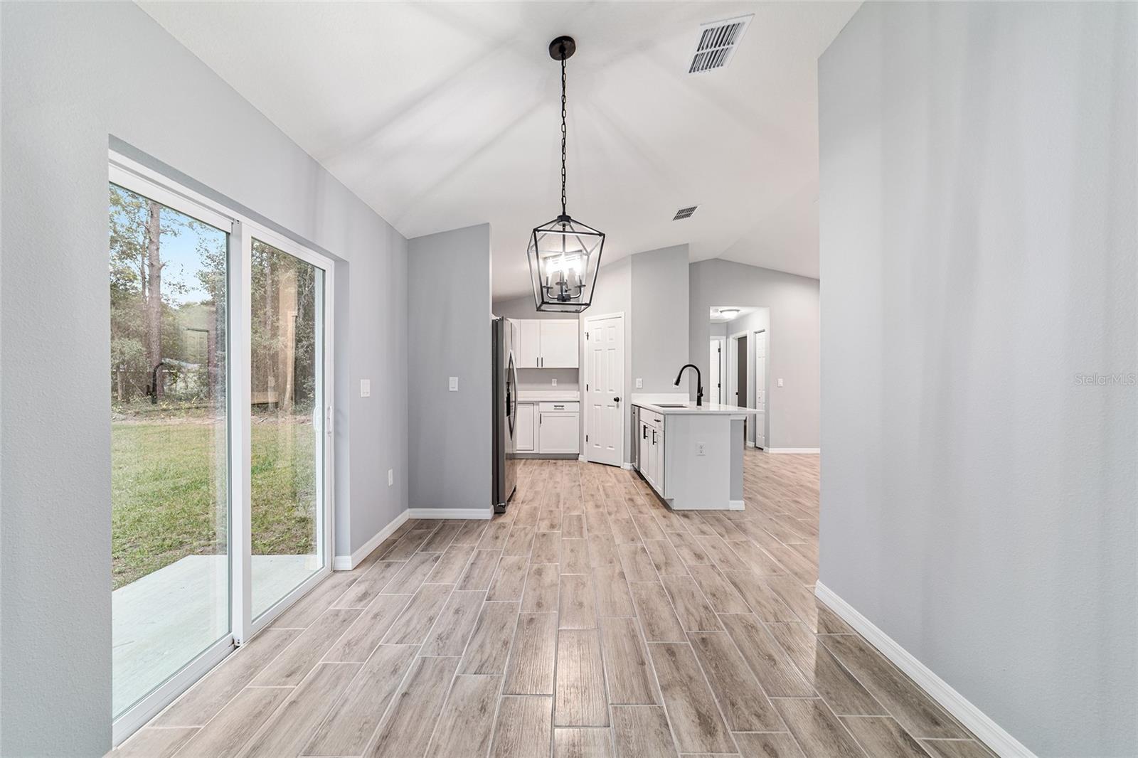 OCALA PARK ESTATE - Residential Lease