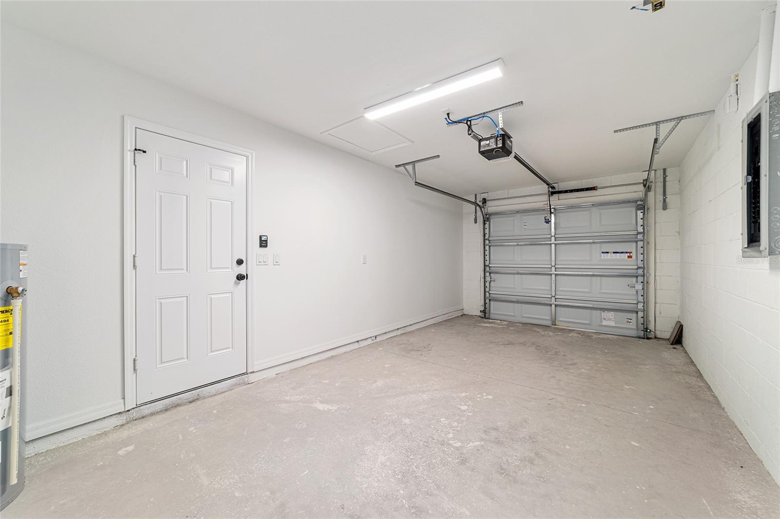 OCALA PARK ESTATE - Residential Lease