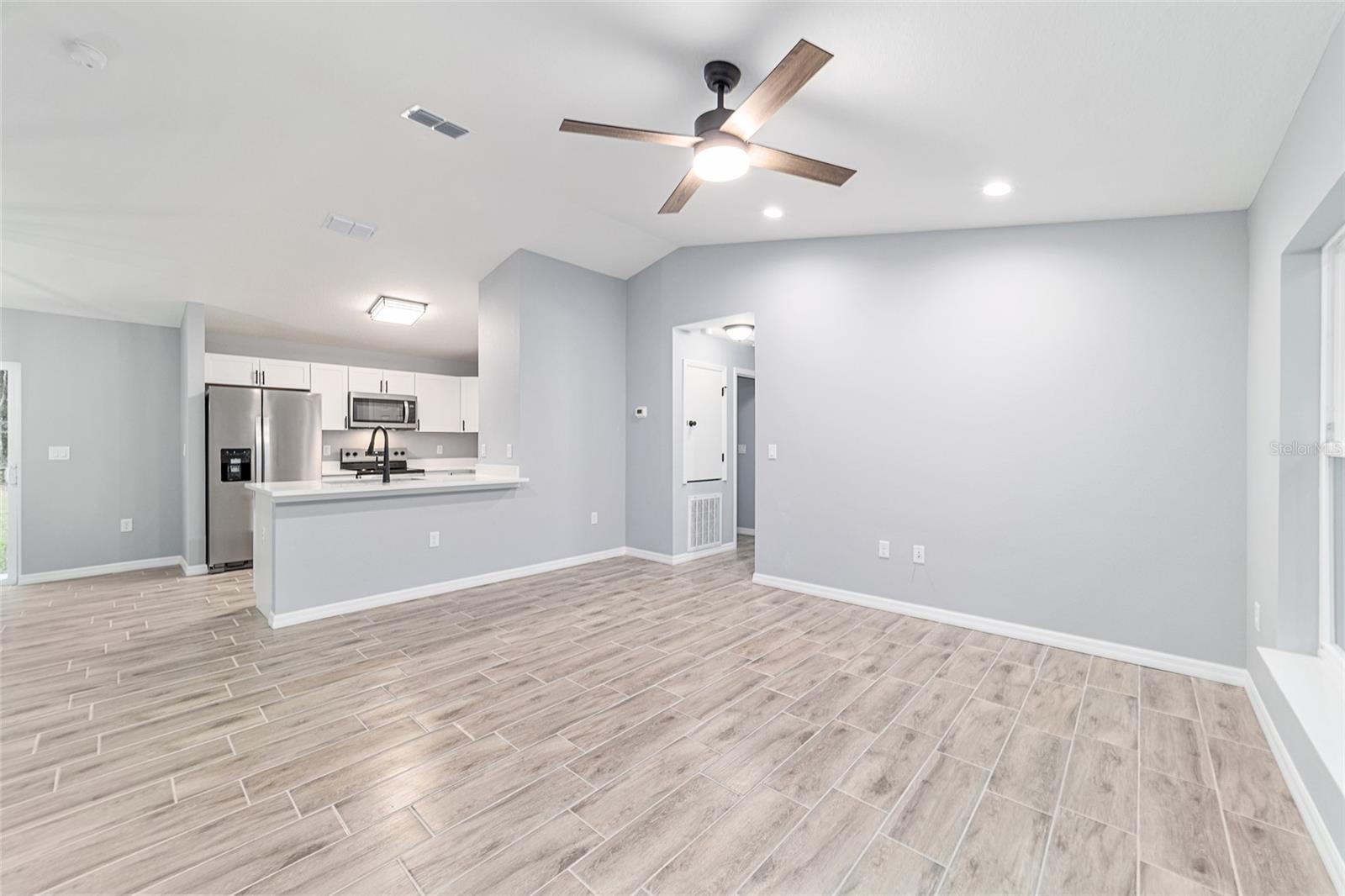 OCALA PARK ESTATE - Residential Lease