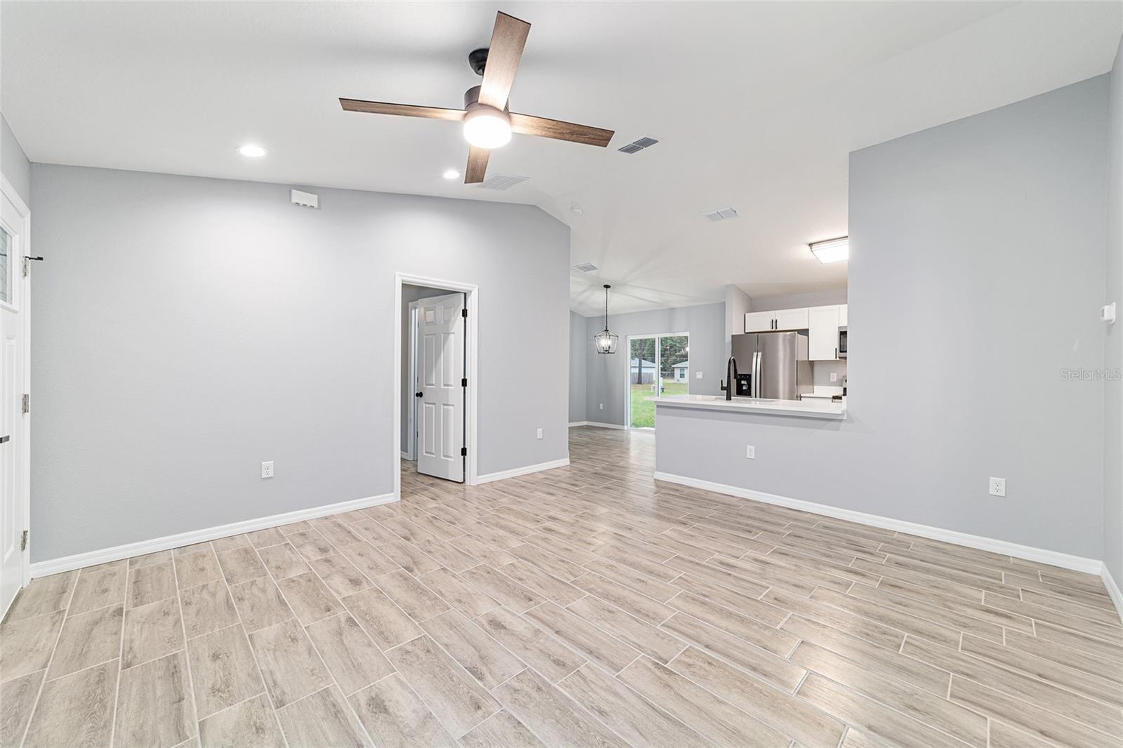 OCALA PARK ESTATE - Residential Lease