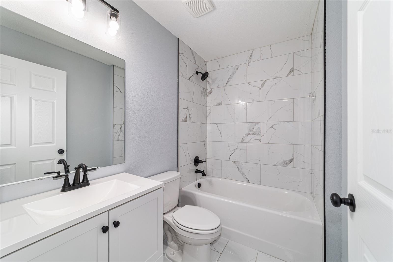 OCALA PARK ESTATE - Residential Lease