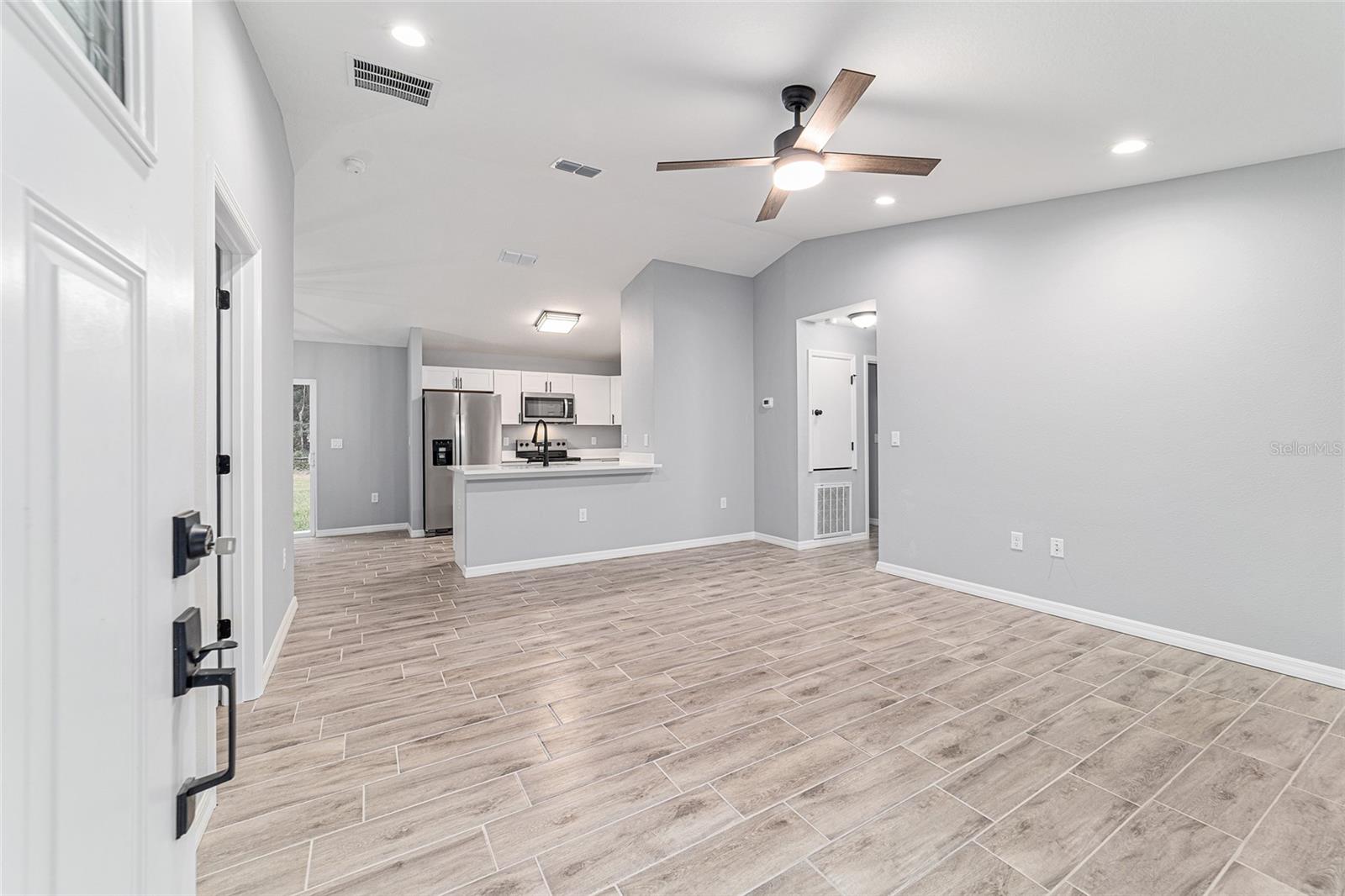 OCALA PARK ESTATE - Residential Lease