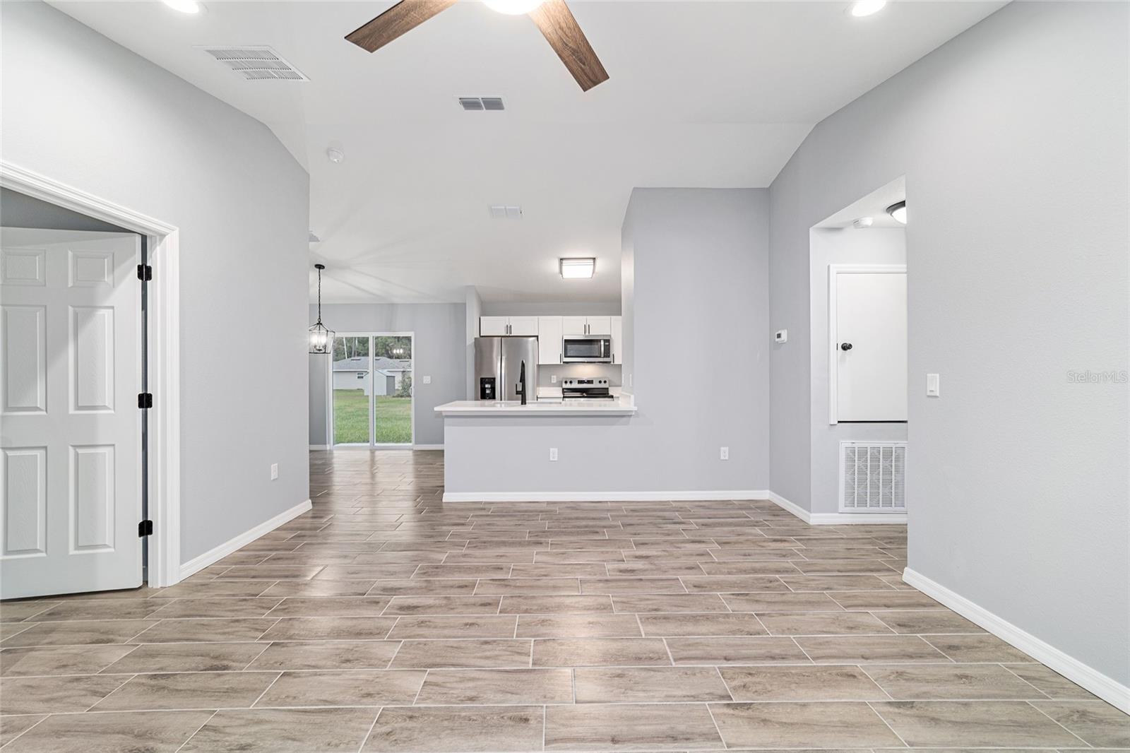 OCALA PARK ESTATE - Residential Lease