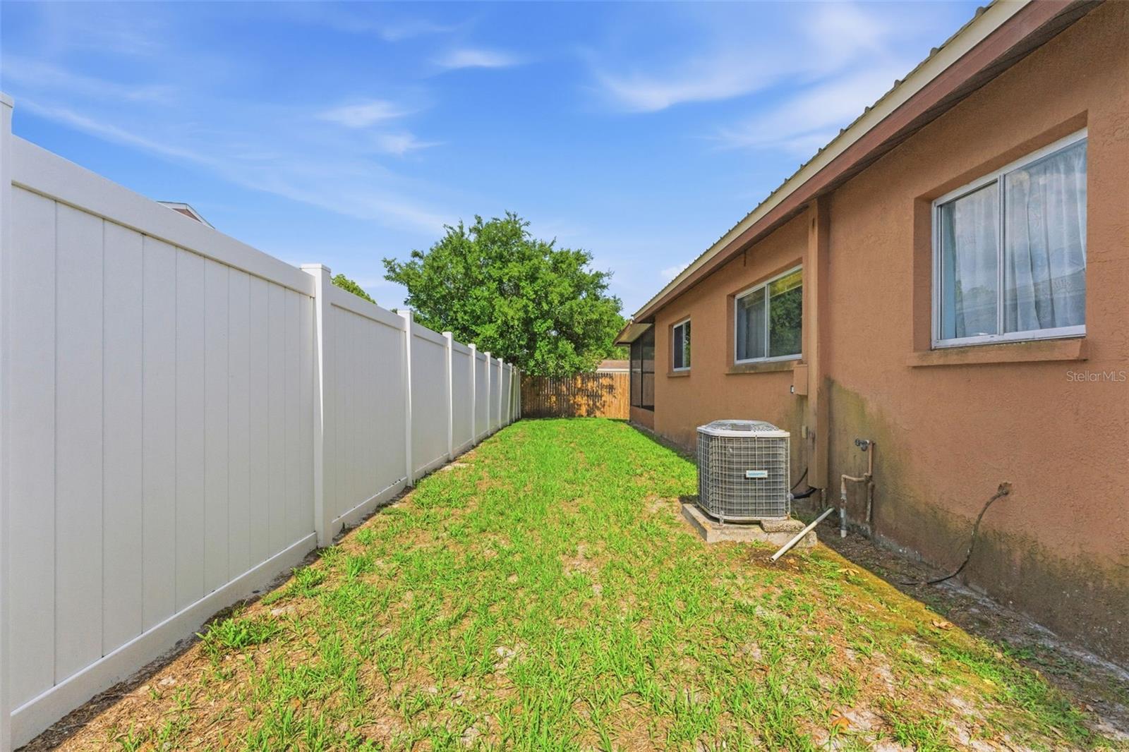 HARBOR PALMS UNIT ELEVEN - Residential