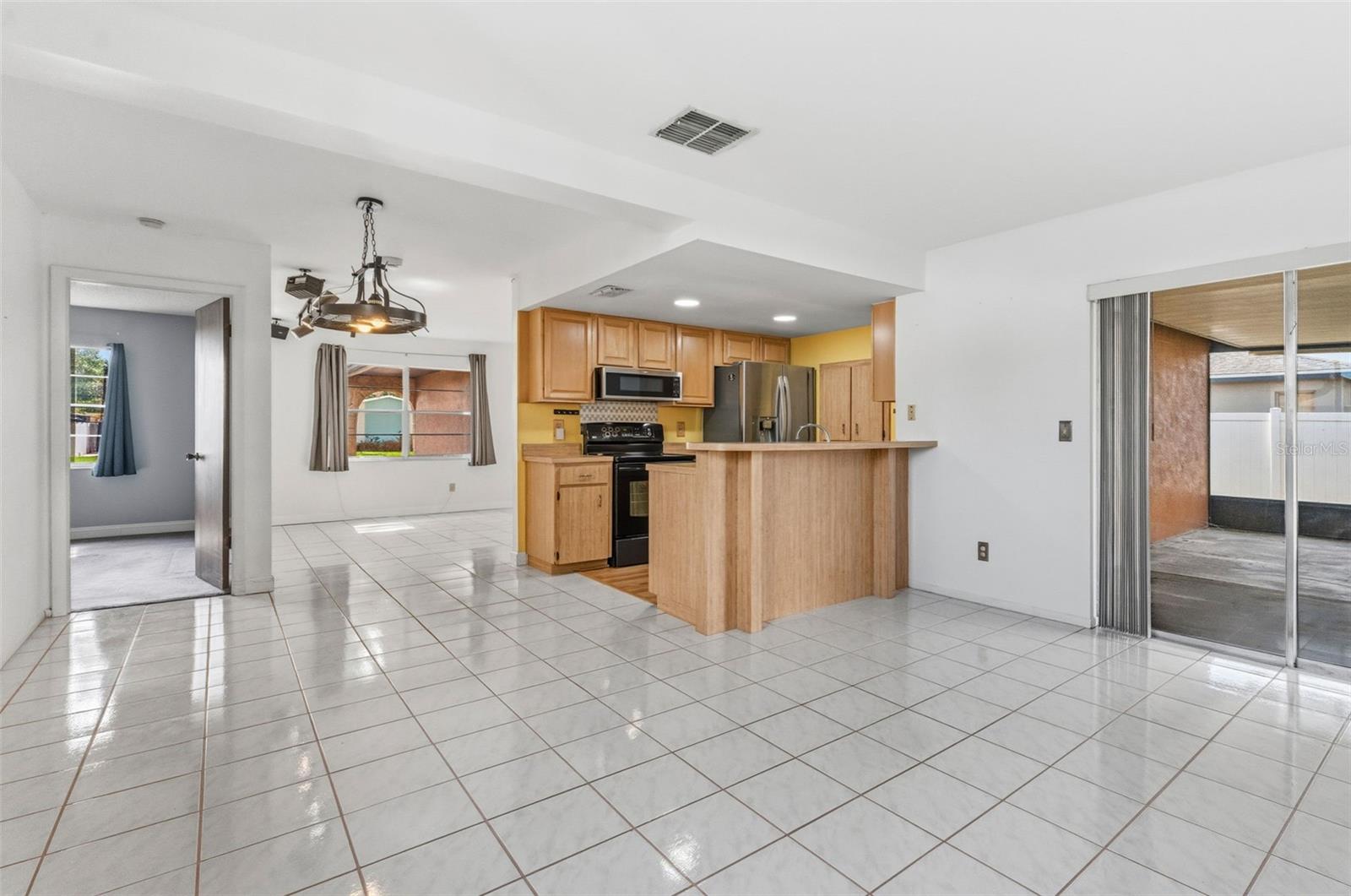 HARBOR PALMS UNIT ELEVEN - Residential