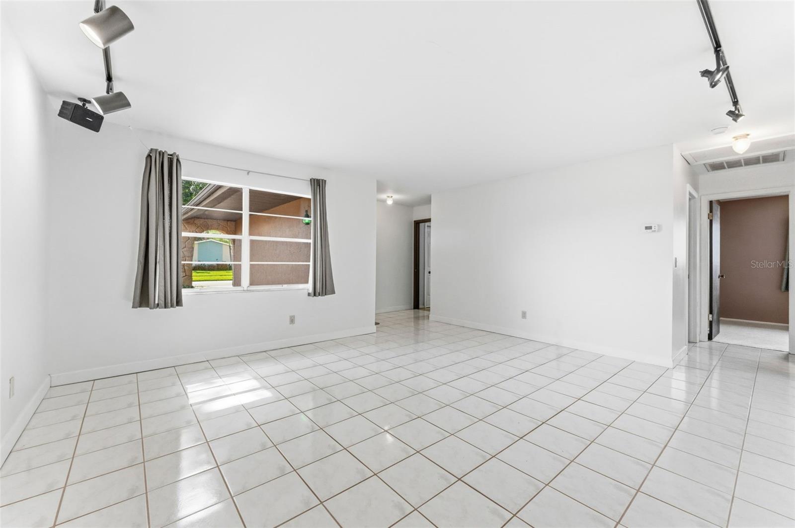 HARBOR PALMS UNIT ELEVEN - Residential