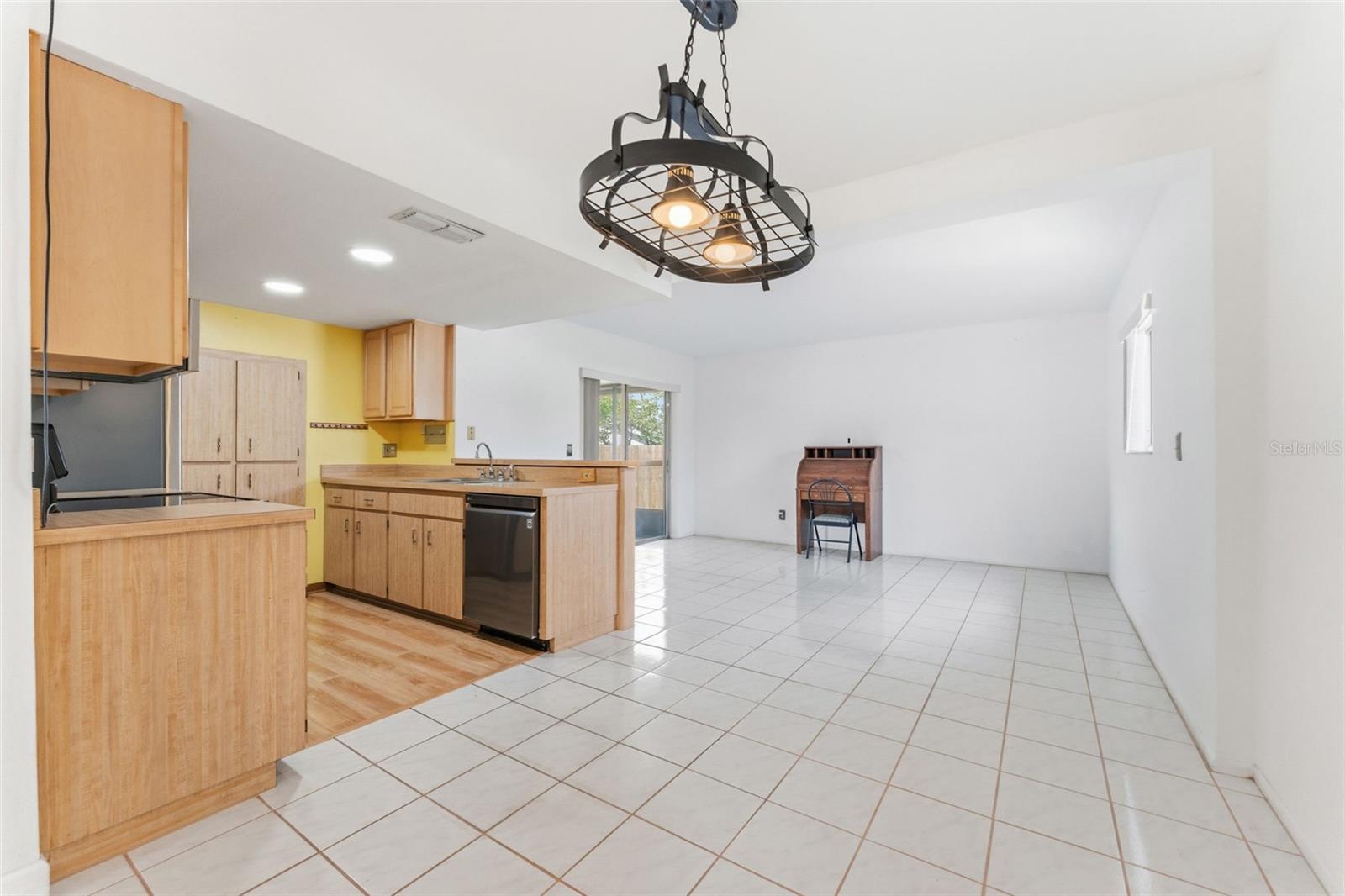 HARBOR PALMS UNIT ELEVEN - Residential