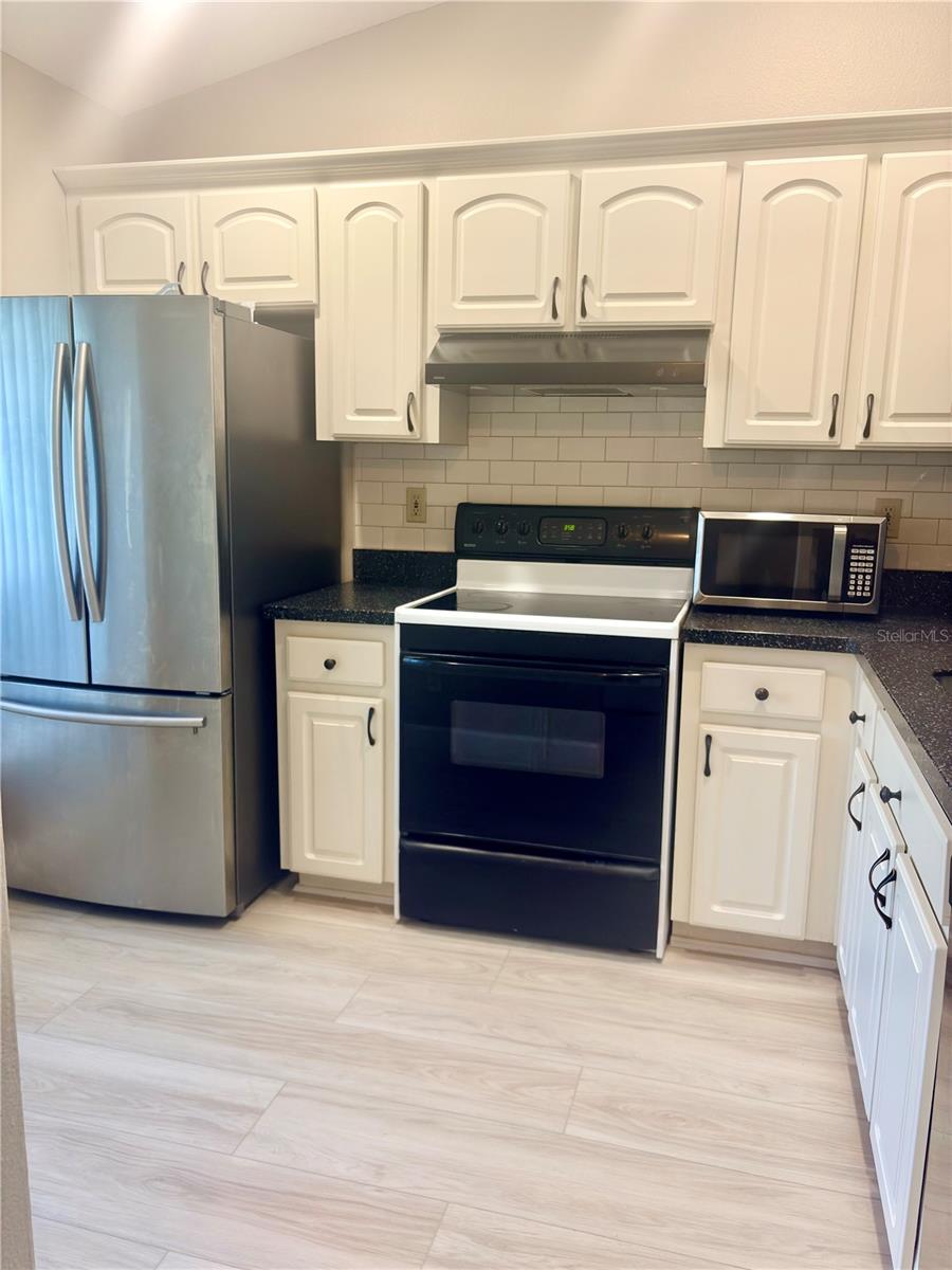 BELLE OAK VILLAS - Residential