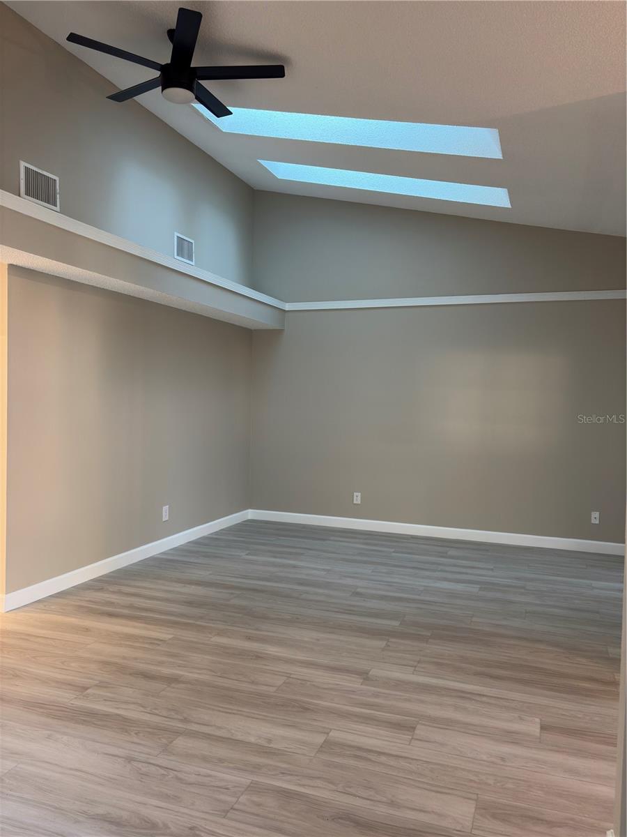 BELLE OAK VILLAS - Residential