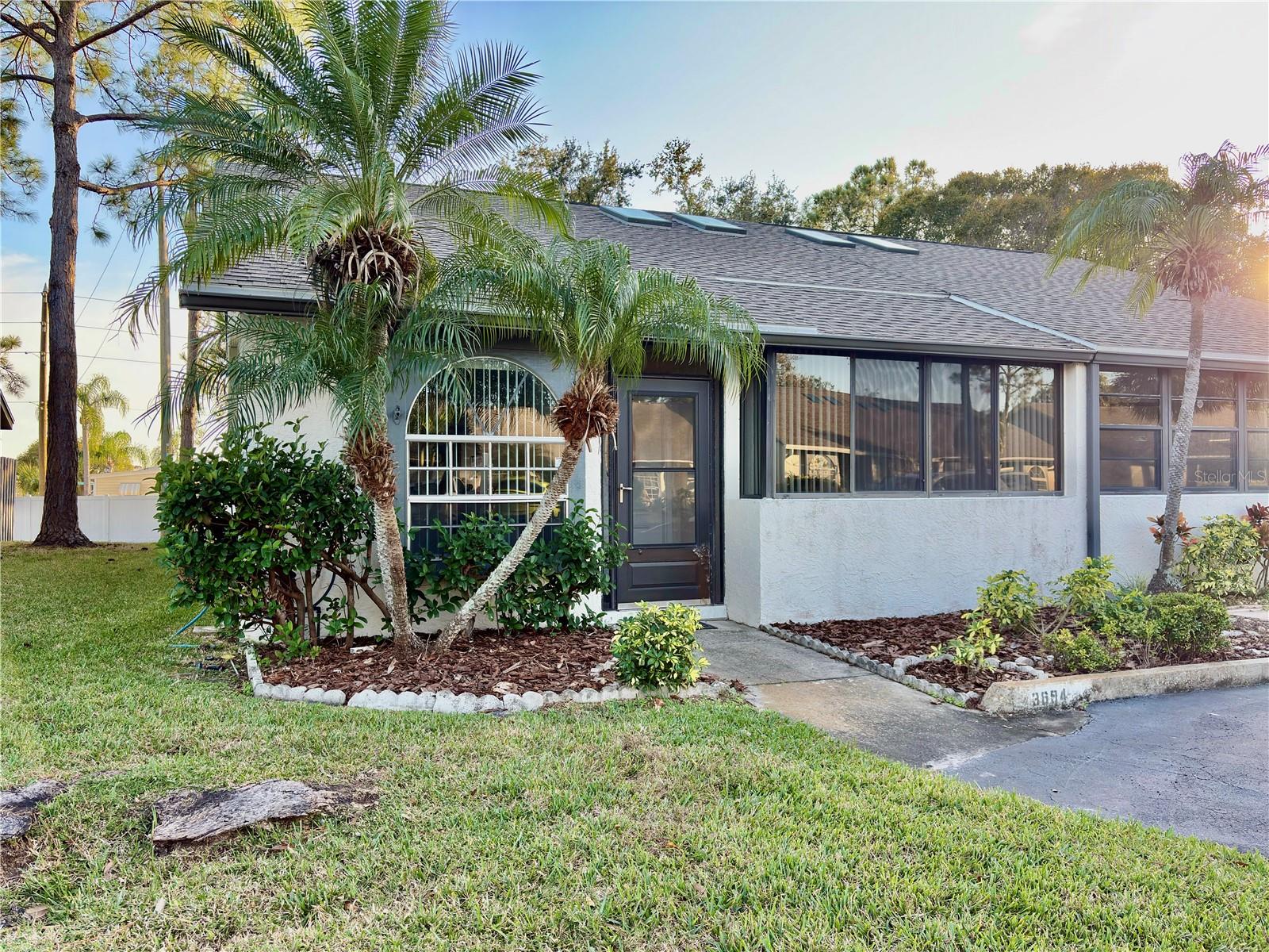 BELLE OAK VILLAS - Residential