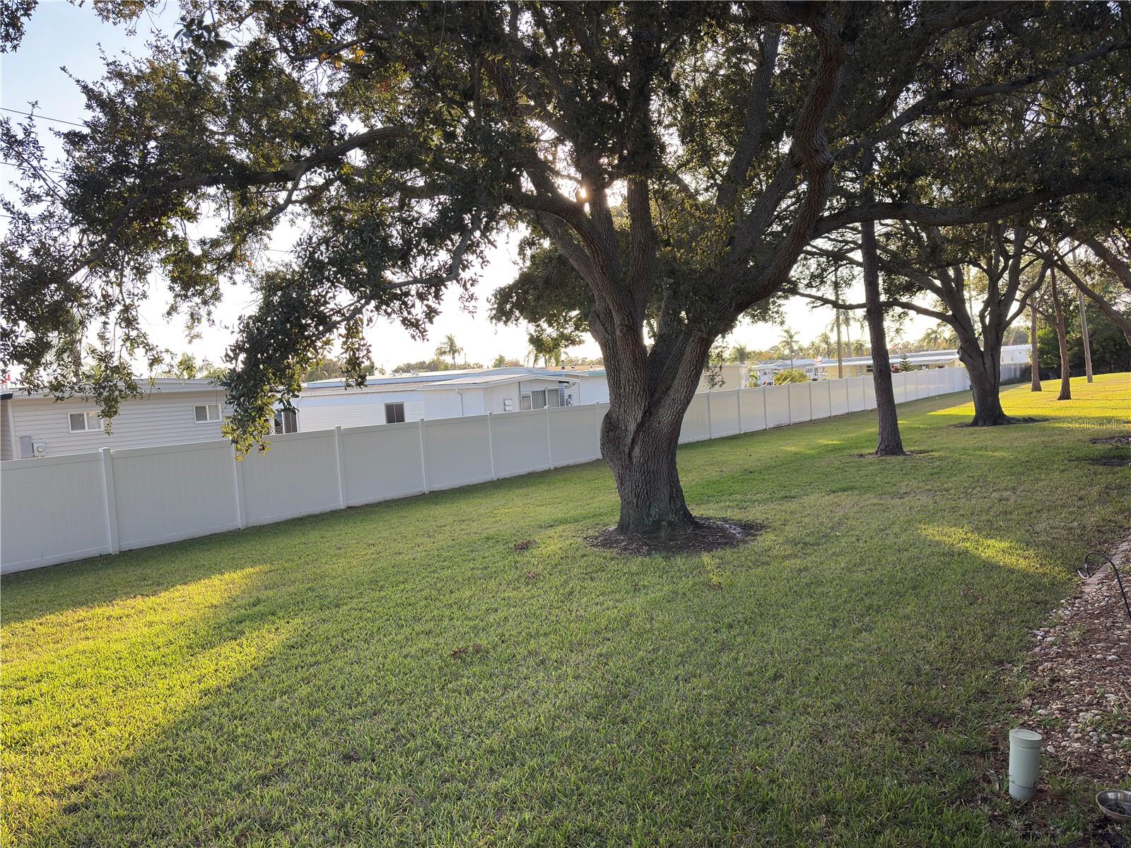 BELLE OAK VILLAS - Residential