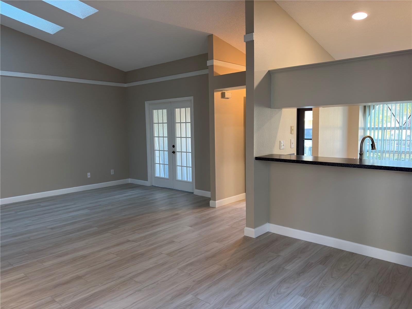 BELLE OAK VILLAS - Residential