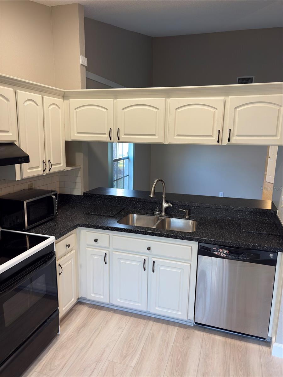 BELLE OAK VILLAS - Residential