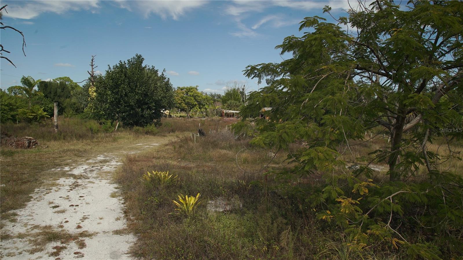 ENGLEWOOD GARDENS - Land