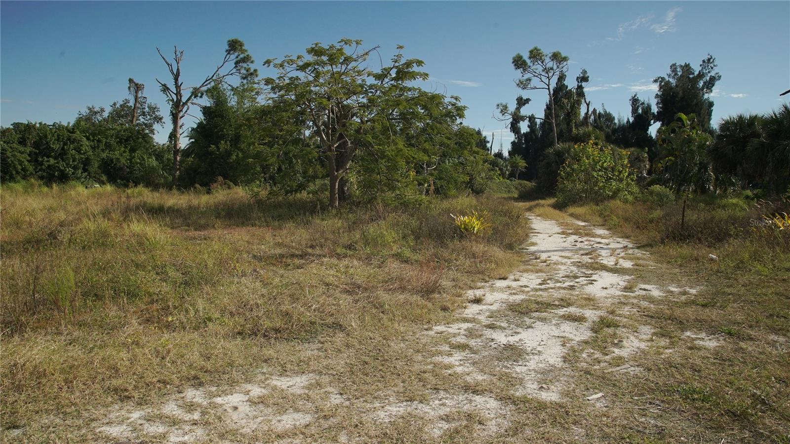 ENGLEWOOD GARDENS - Land