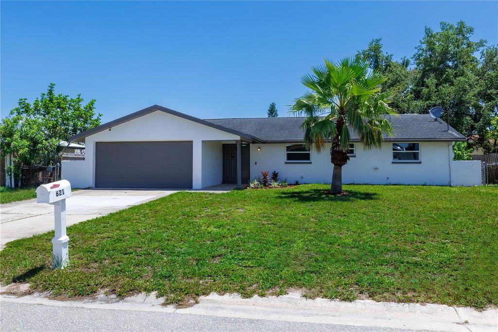 Photo of 621 Gran Kaymen Way, Apollo Beach, FL 33572 (MLS # TB8395827)