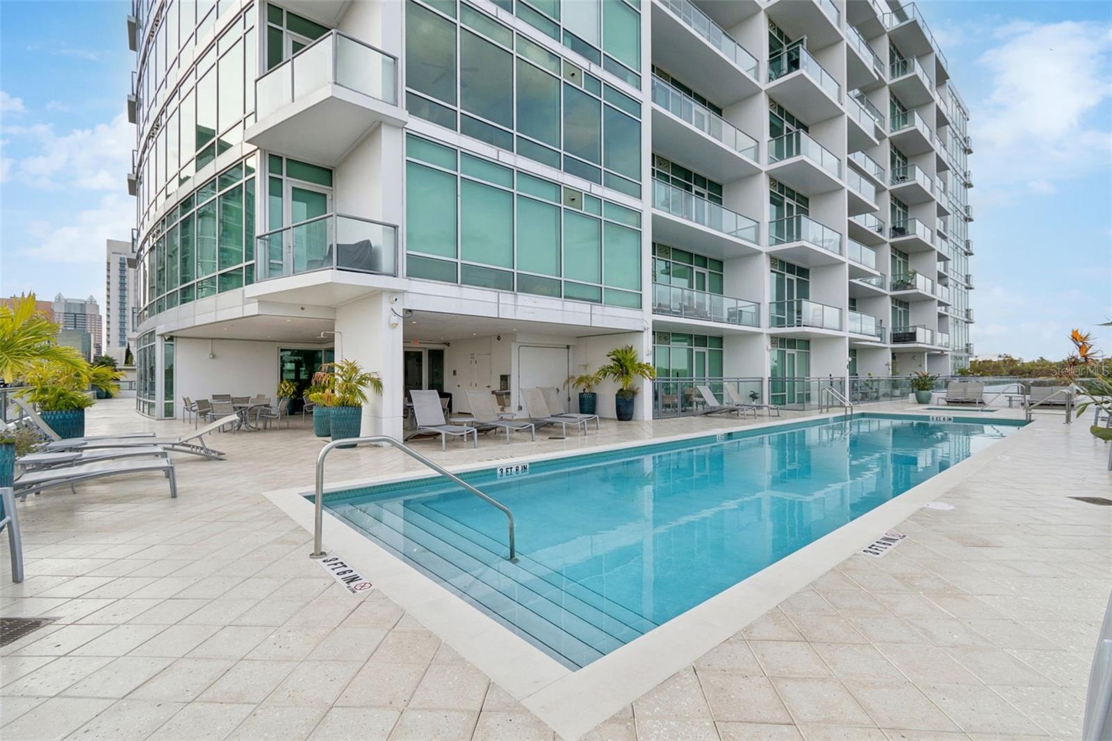 EOLA CONDOS - Residential