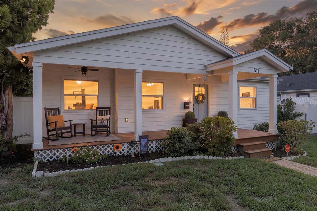 Photo of 511 25th Avenue N, St Petersburg, FL 33704 (MLS # TB8540033)