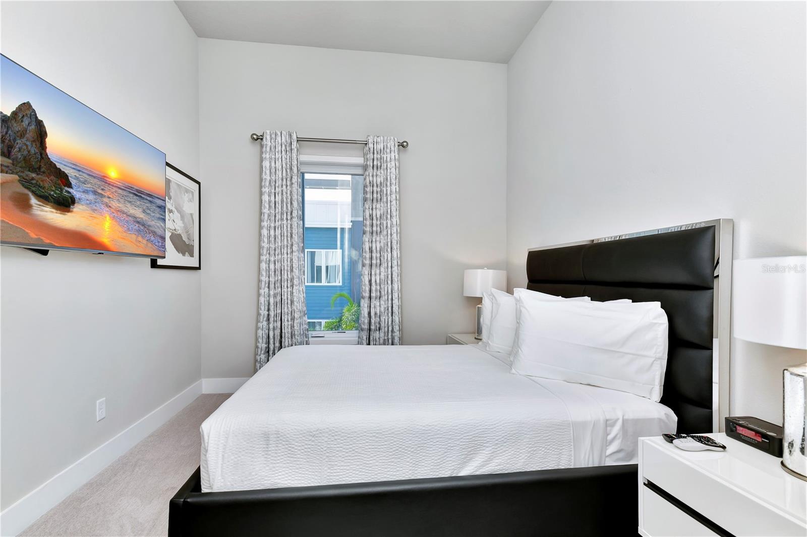 SPECTRUM AT REUNION CONDO PH 7A OR 6391/1578 UNIT - Residential Lease
