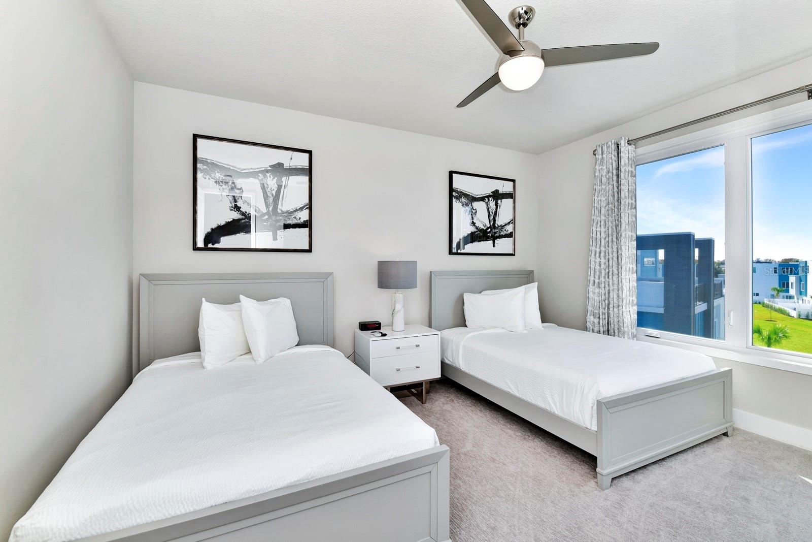 SPECTRUM AT REUNION CONDO PH 7A OR 6391/1578 UNIT - Residential Lease