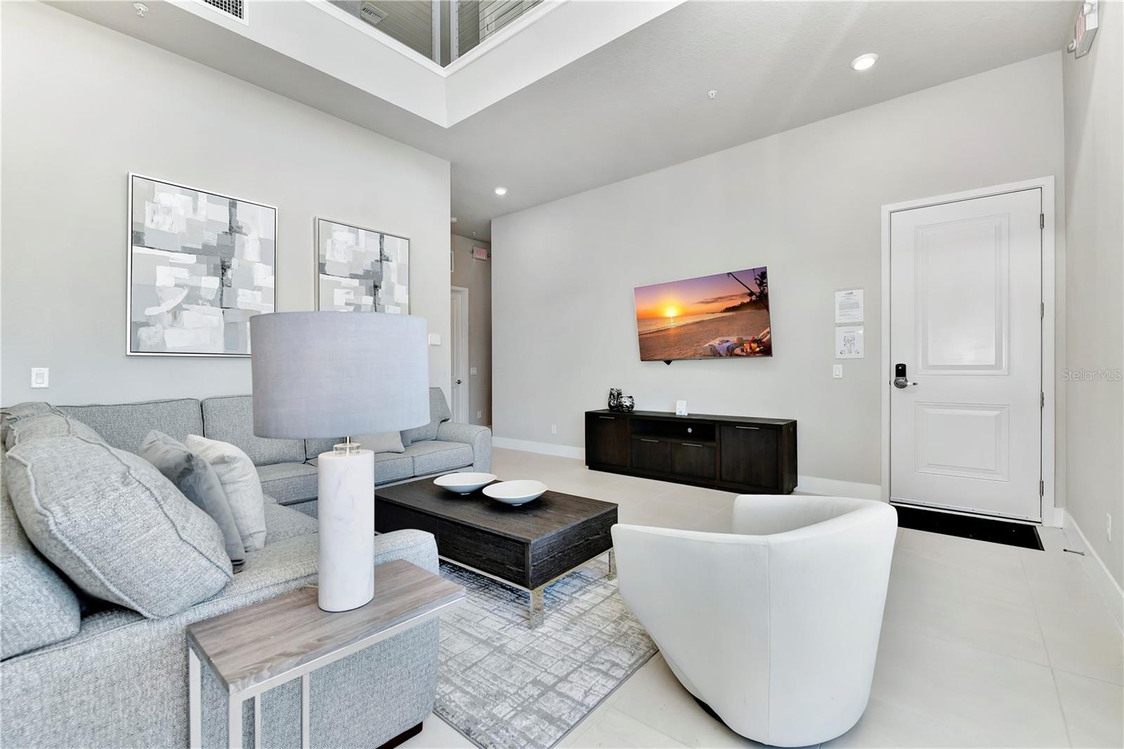 SPECTRUM AT REUNION CONDO PH 7A OR 6391/1578 UNIT - Residential Lease