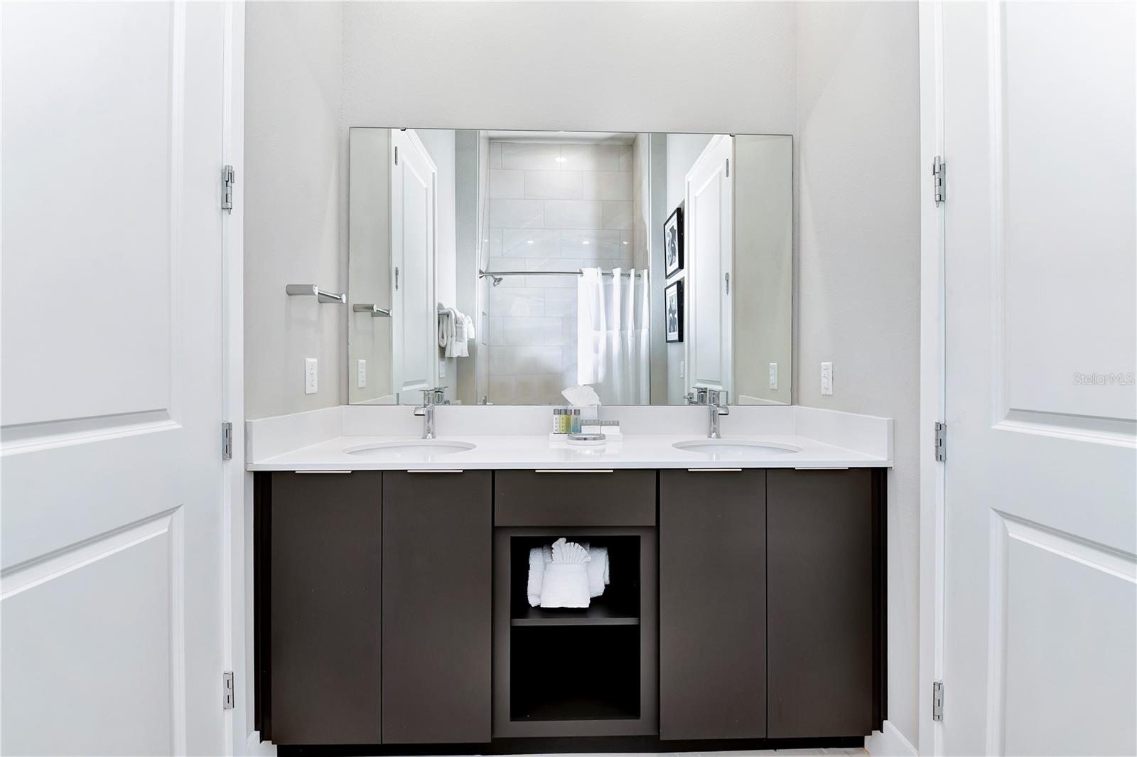 SPECTRUM AT REUNION CONDO PH 7A OR 6391/1578 UNIT - Residential Lease
