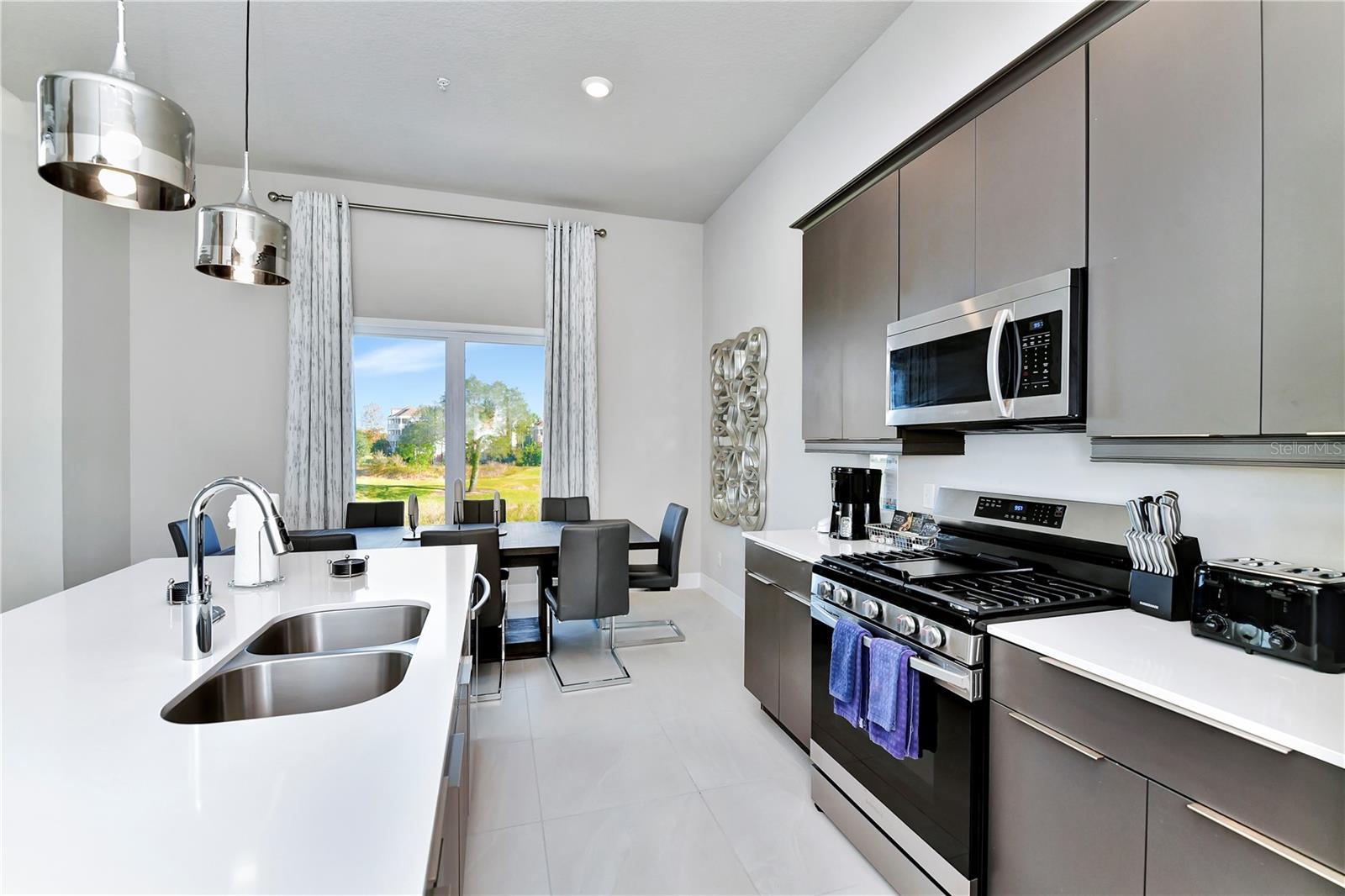 SPECTRUM AT REUNION CONDO PH 7A OR 6391/1578 UNIT - Residential Lease