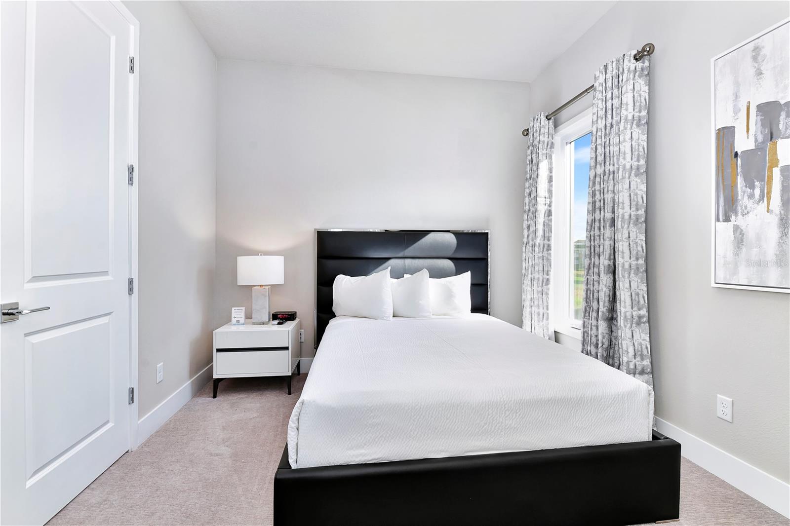SPECTRUM AT REUNION CONDO PH 7A OR 6391/1578 UNIT - Residential Lease