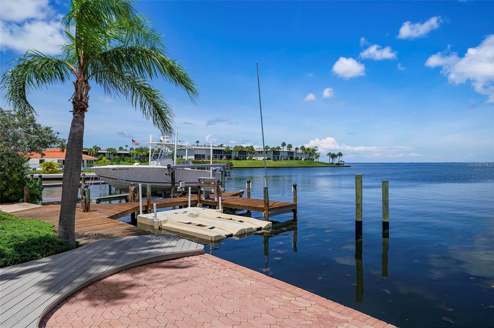 HOLMES BEACH 14TH UNIT - Residential