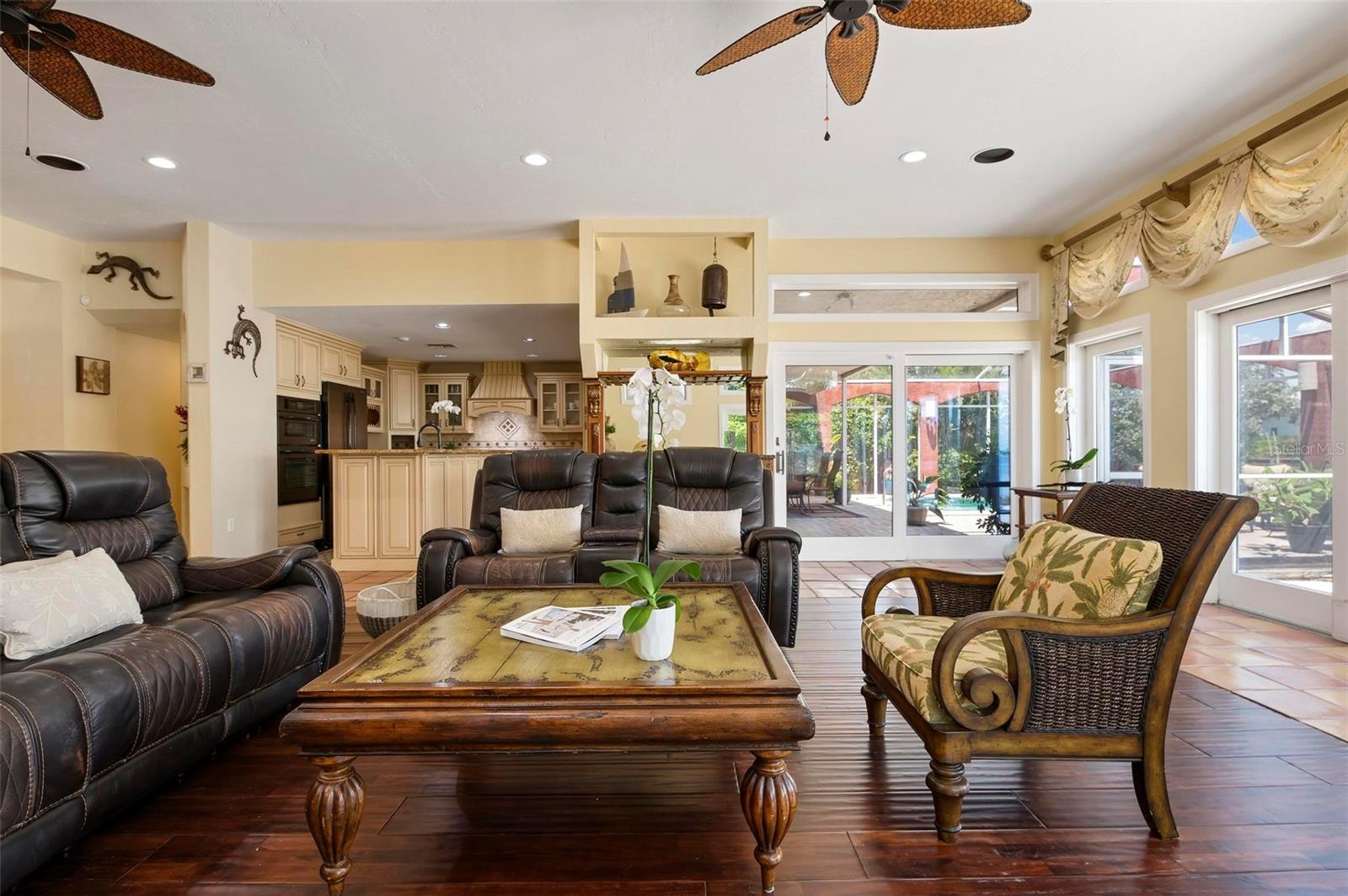 HOLMES BEACH 14TH UNIT - Residential