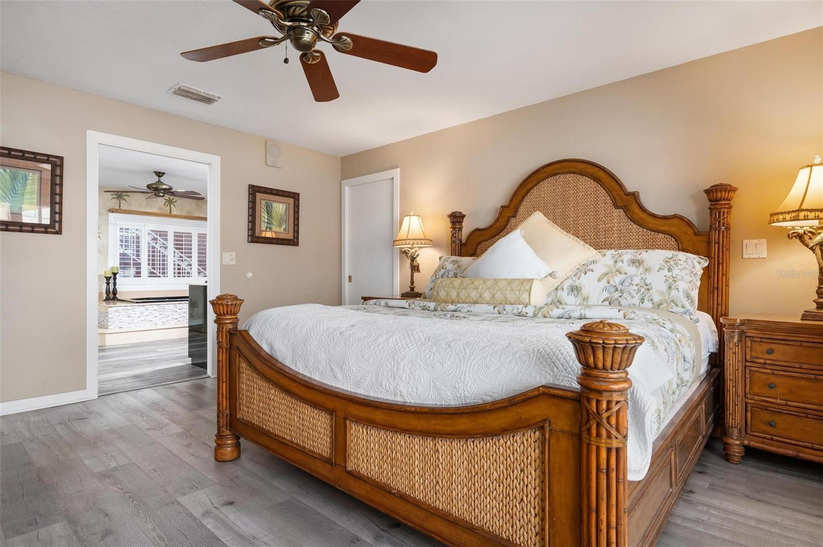 HOLMES BEACH 14TH UNIT - Residential