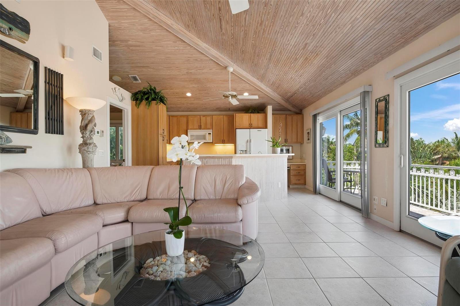 HOLMES BEACH 14TH UNIT - Residential