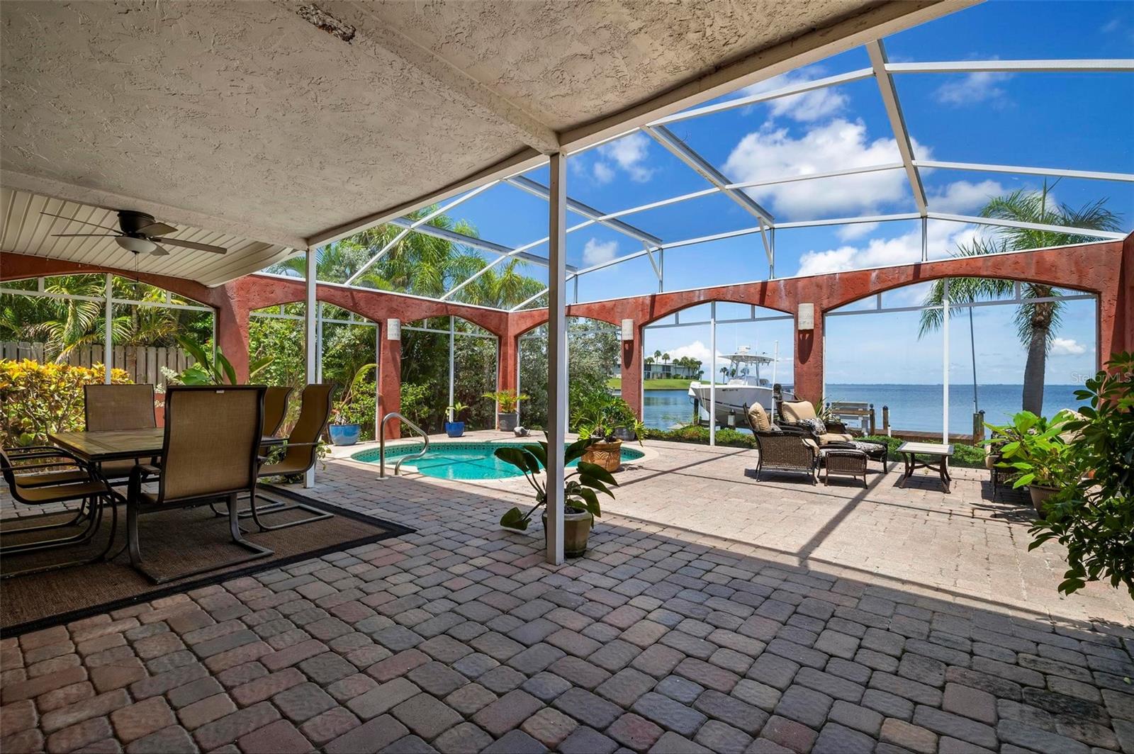 HOLMES BEACH 14TH UNIT - Residential