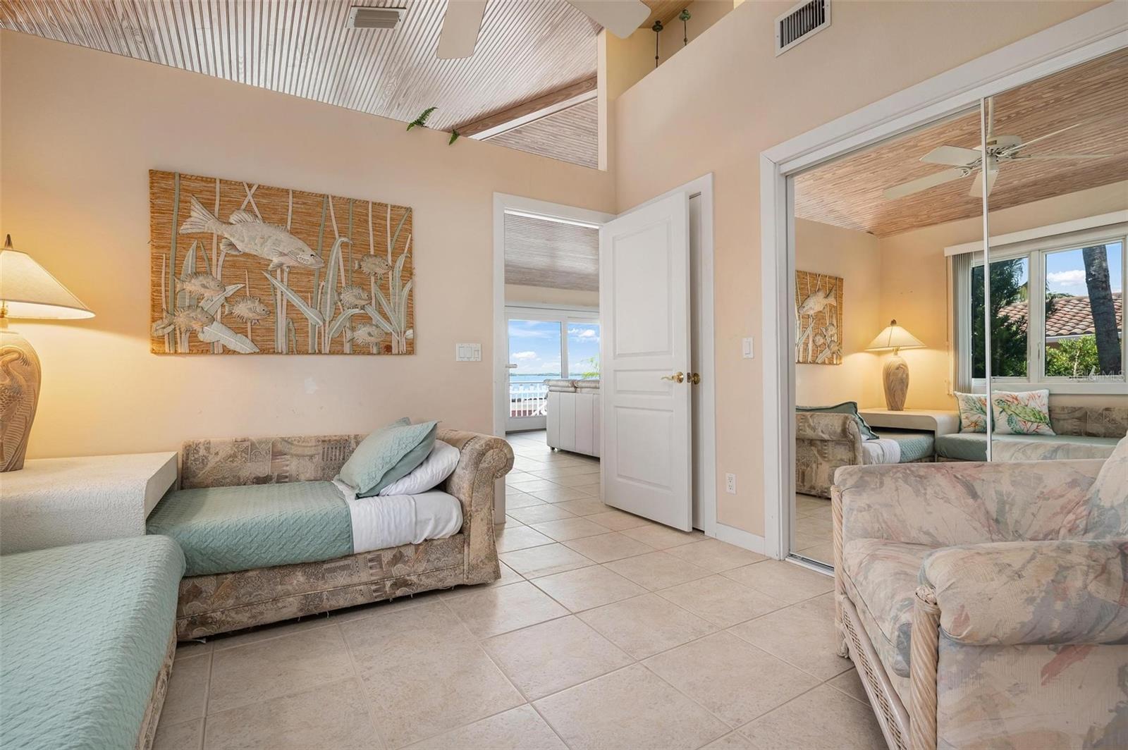 HOLMES BEACH 14TH UNIT - Residential