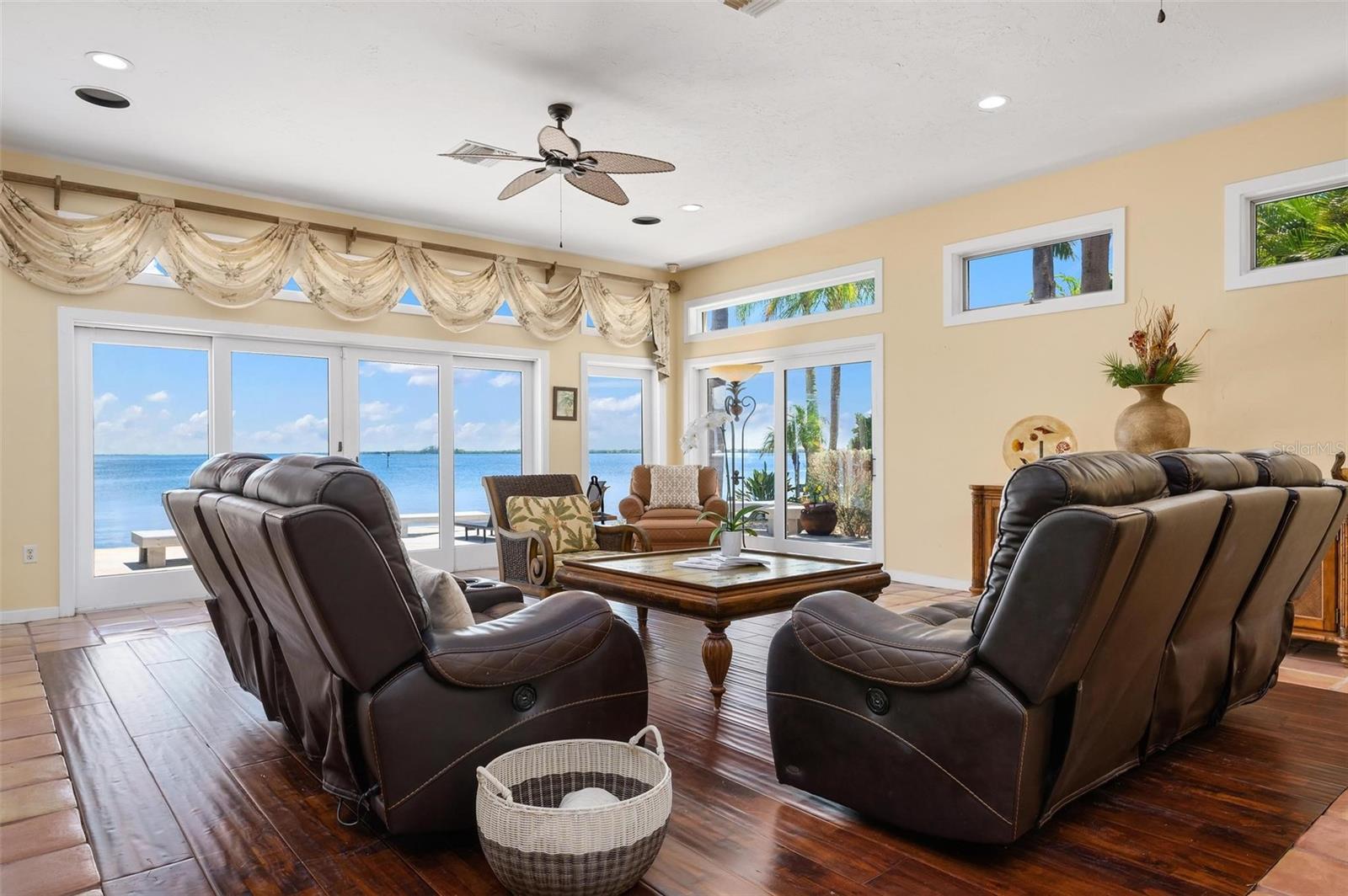 HOLMES BEACH 14TH UNIT - Residential