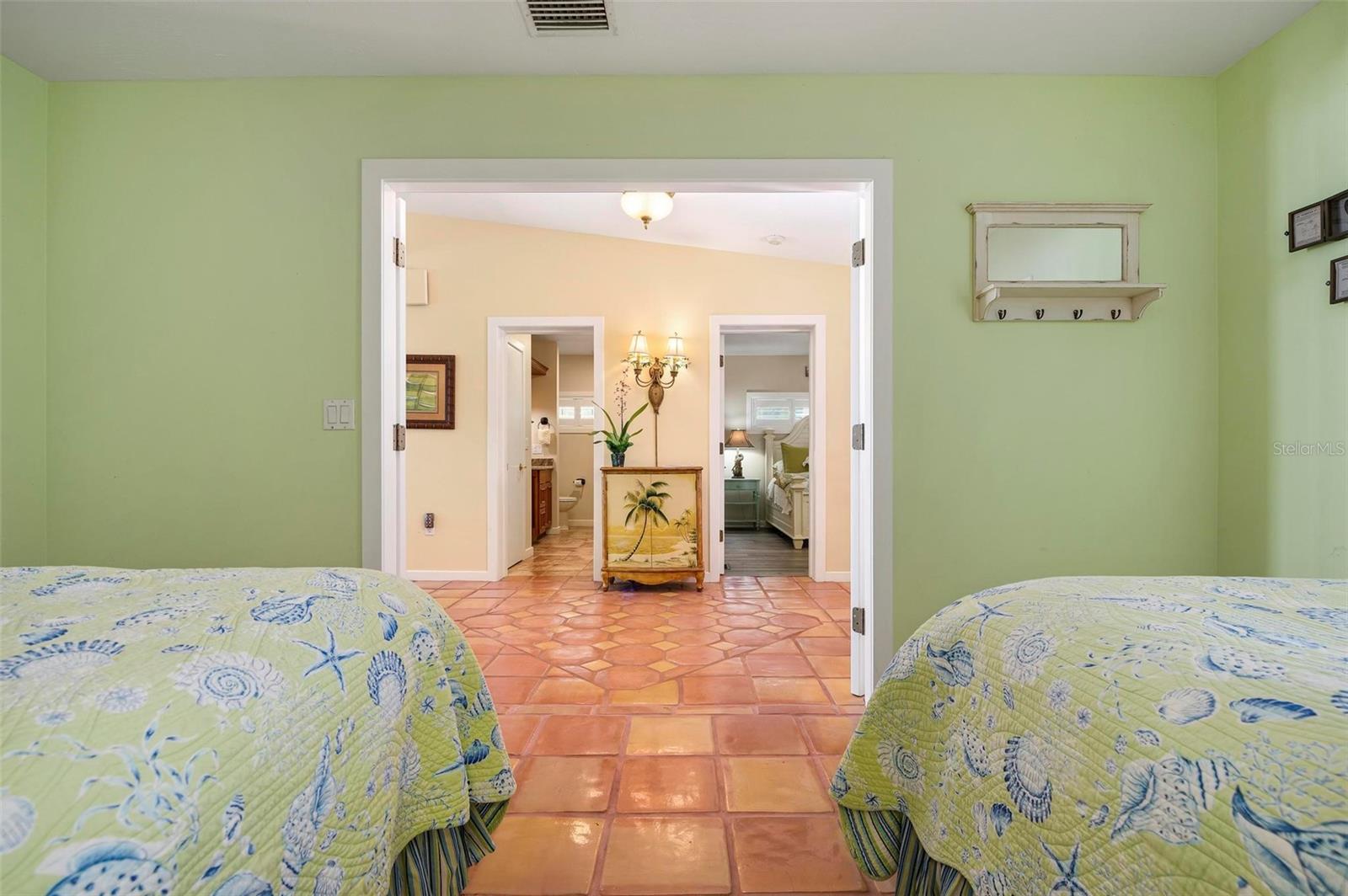 HOLMES BEACH 14TH UNIT - Residential