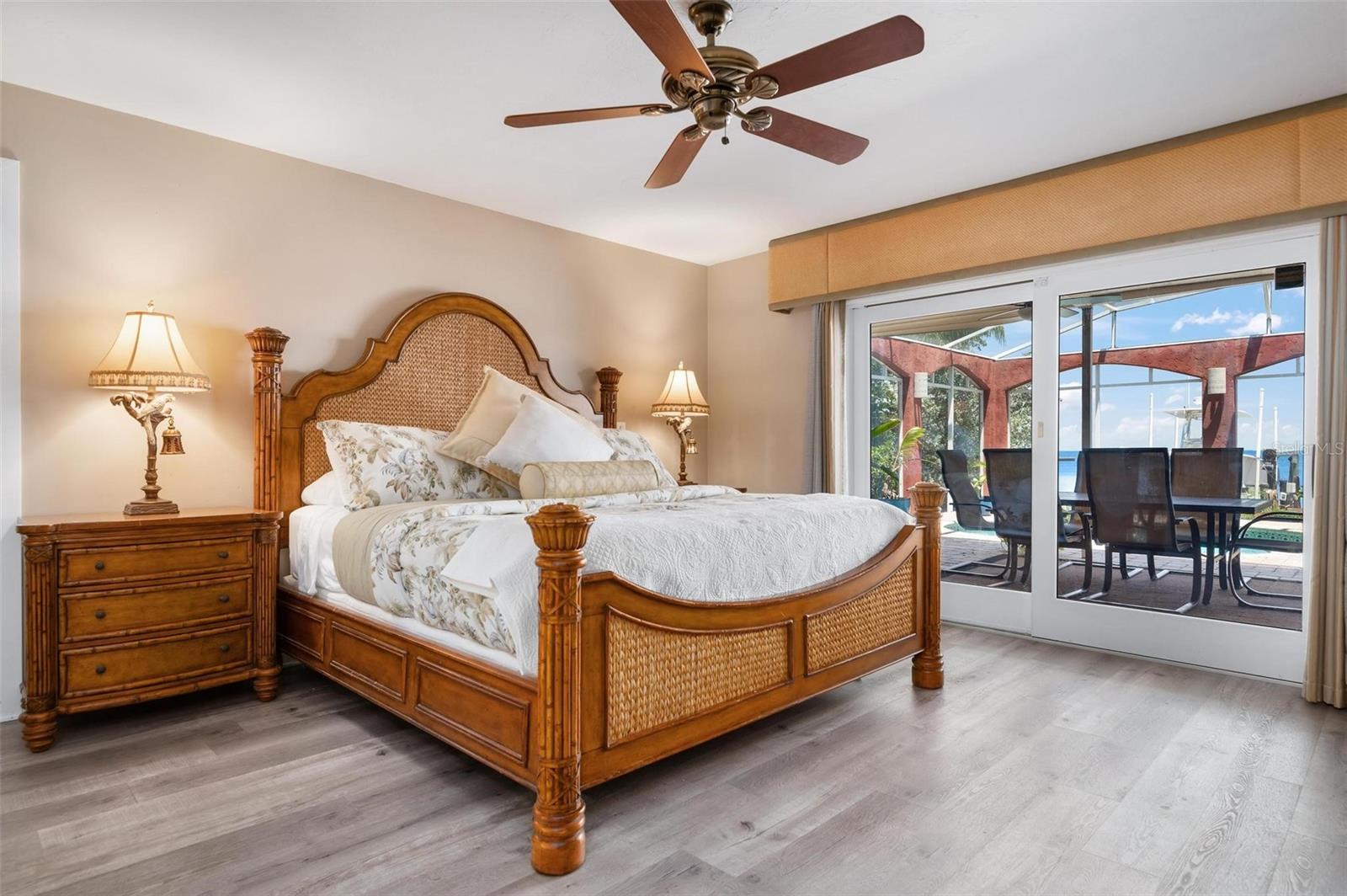 HOLMES BEACH 14TH UNIT - Residential