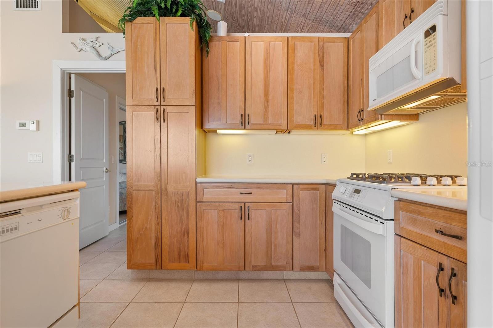 HOLMES BEACH 14TH UNIT - Residential