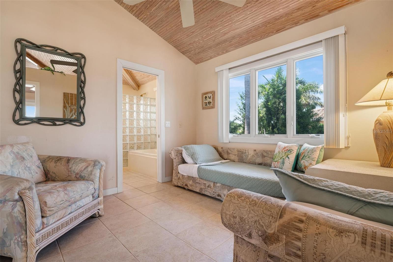 HOLMES BEACH 14TH UNIT - Residential