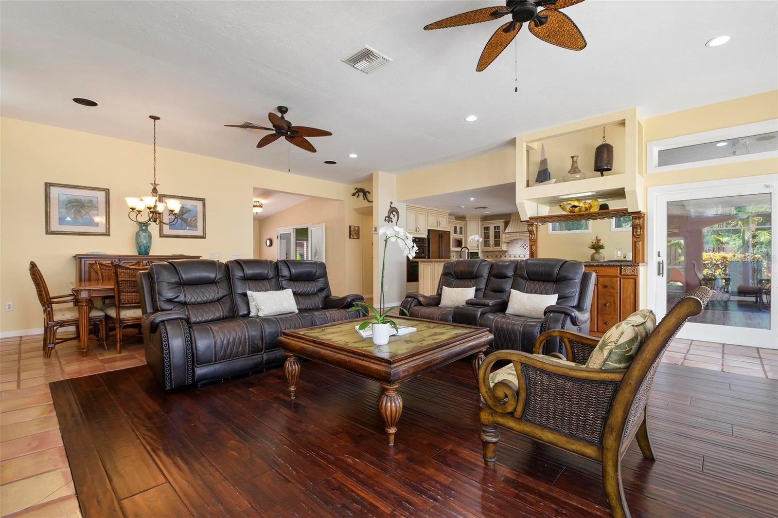 HOLMES BEACH 14TH UNIT - Residential