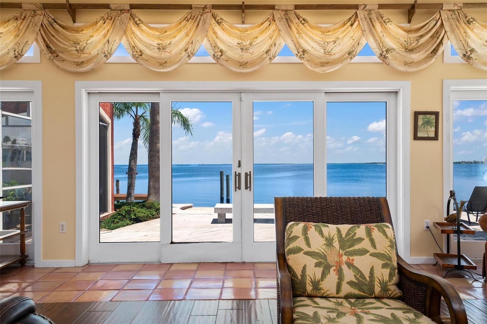 HOLMES BEACH 14TH UNIT - Residential